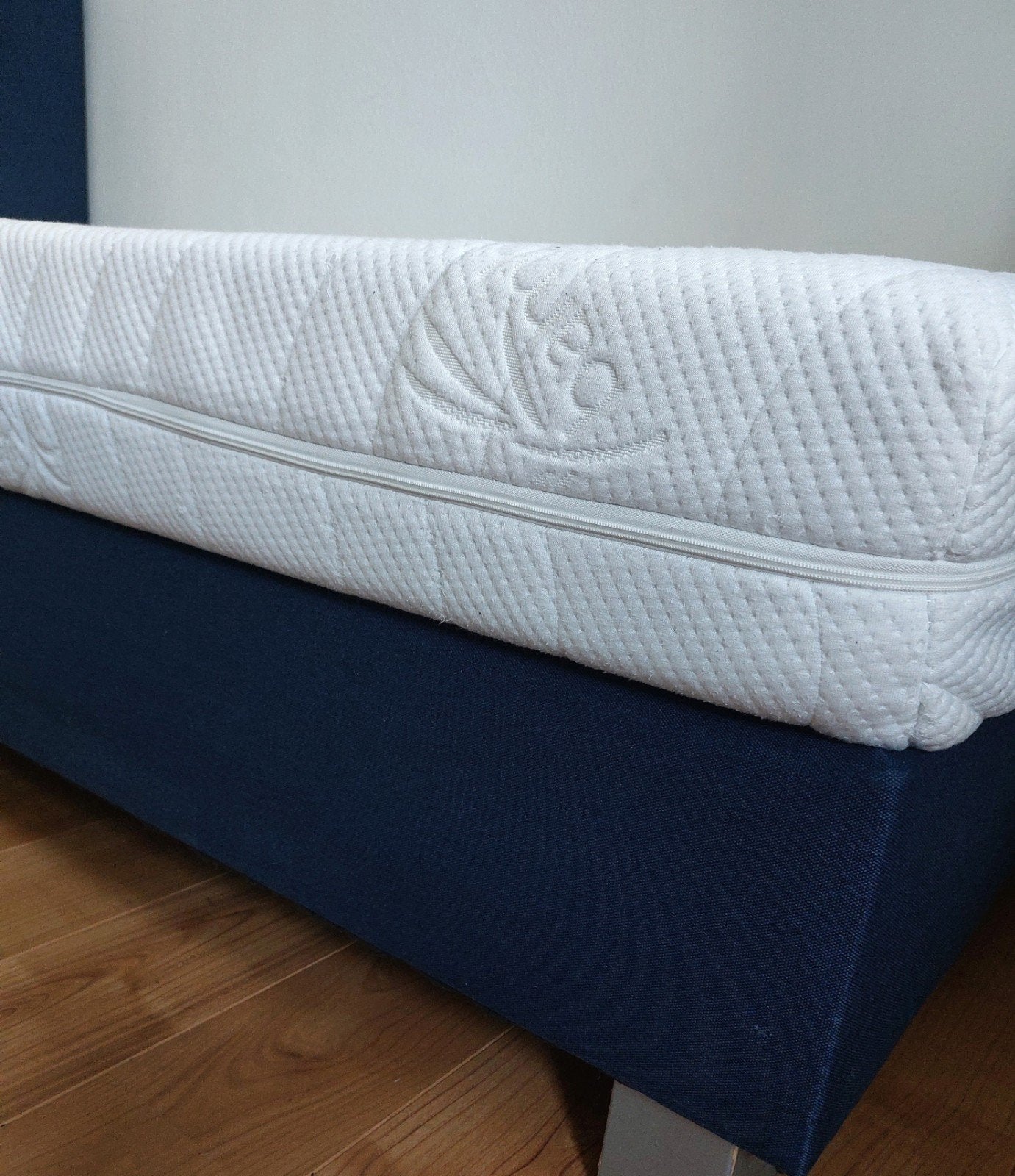 Zeer mooie donkerblauwe boxspring met hoofdbord (90x200 cm), Ophalen, 90 cm, Eenpersoons, Blauw