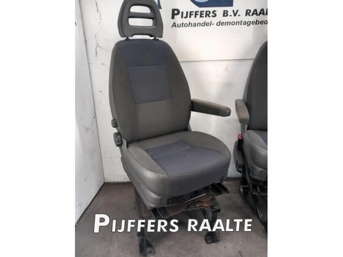 Voorstoelen links + rechts van een Peugeot Boxer, Gebruikt, -, -, -