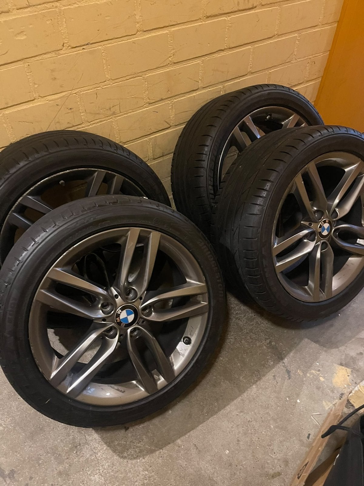 BMW velgen met Bridgestone zomerbanden - 18 inch, Auto-onderdelen, 18 inch, Gebruikt, Banden en Velgen, Ophalen of Verzenden