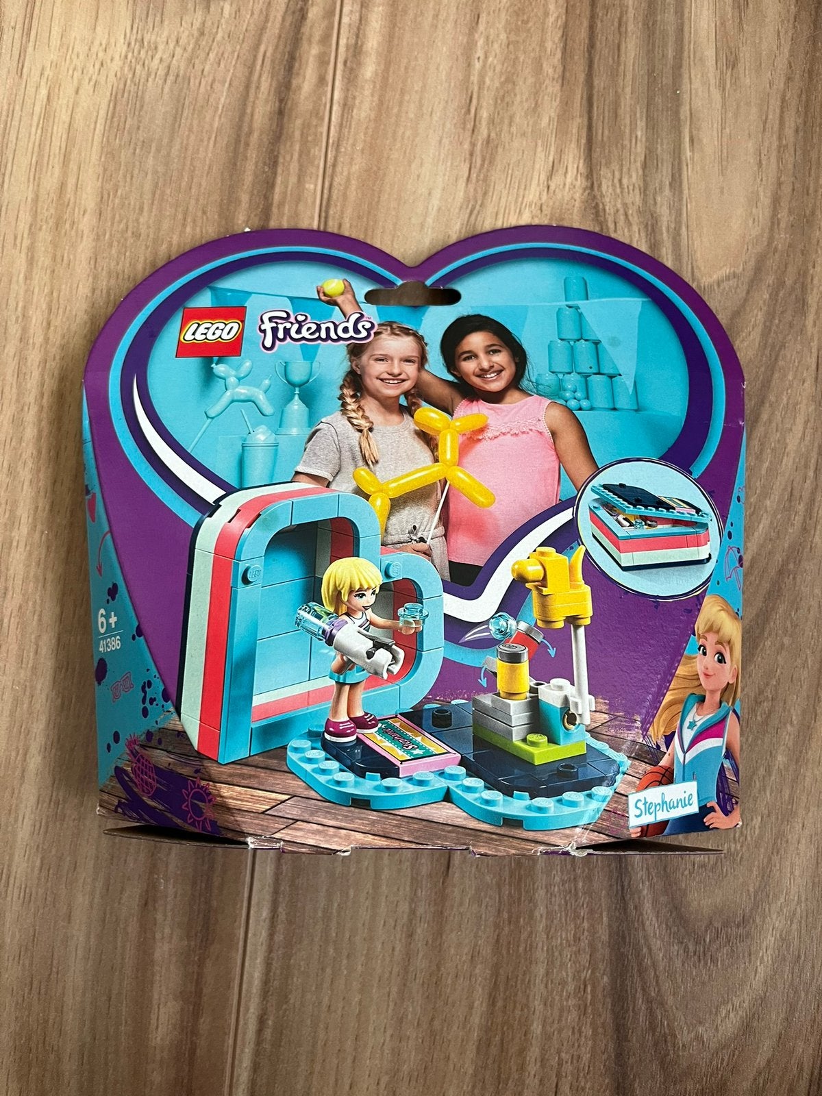 Lego friends 41386 Stephanie hartvormige zomerdoos compleet, Ophalen of Verzenden, Meer dan 50 stukjes, Zo goed als nieuw, 6 jaar of ouder