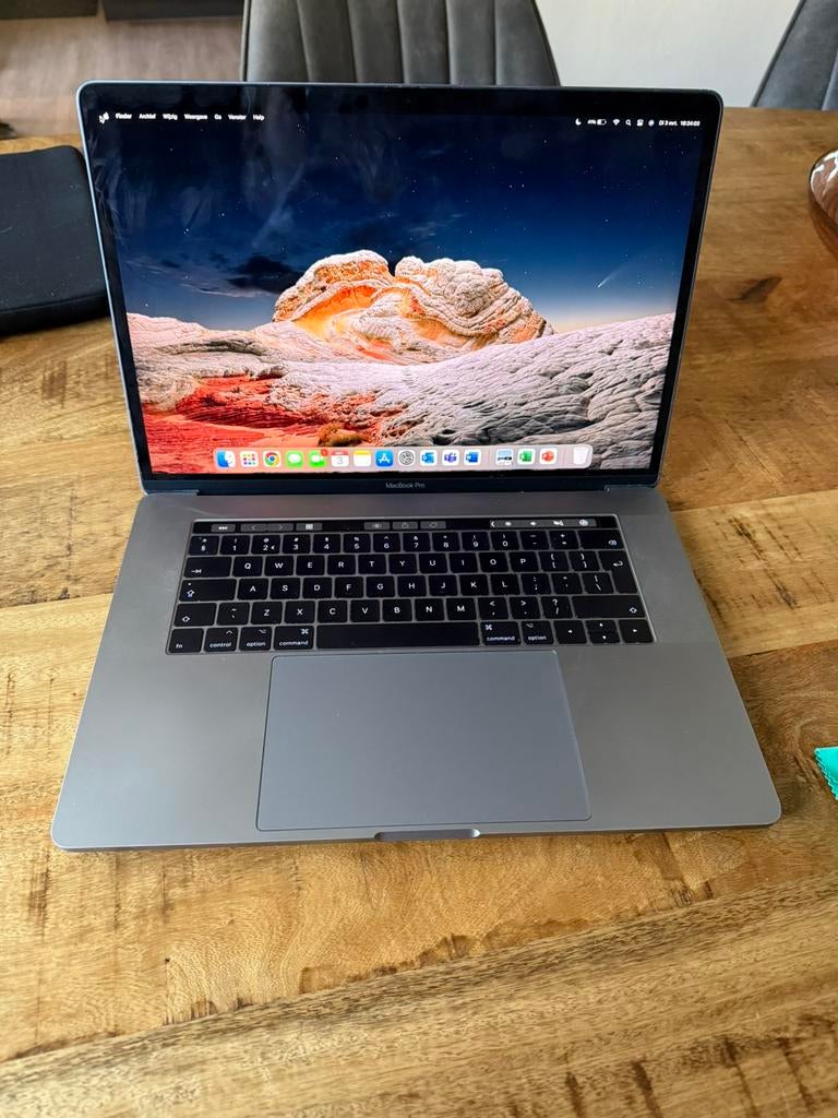 MacBook Pro 15 inch met touchbar, Computers en Software, Apple Macbooks, Gebruikt, MacBook Pro, 15 inch, 2 tot 3 Ghz, Ophalen of Verzenden