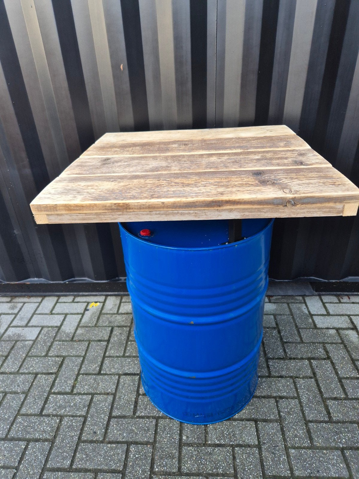 sta tafel met olievat, Ophalen, Nieuw, VH-DESIGN, Bunschoten