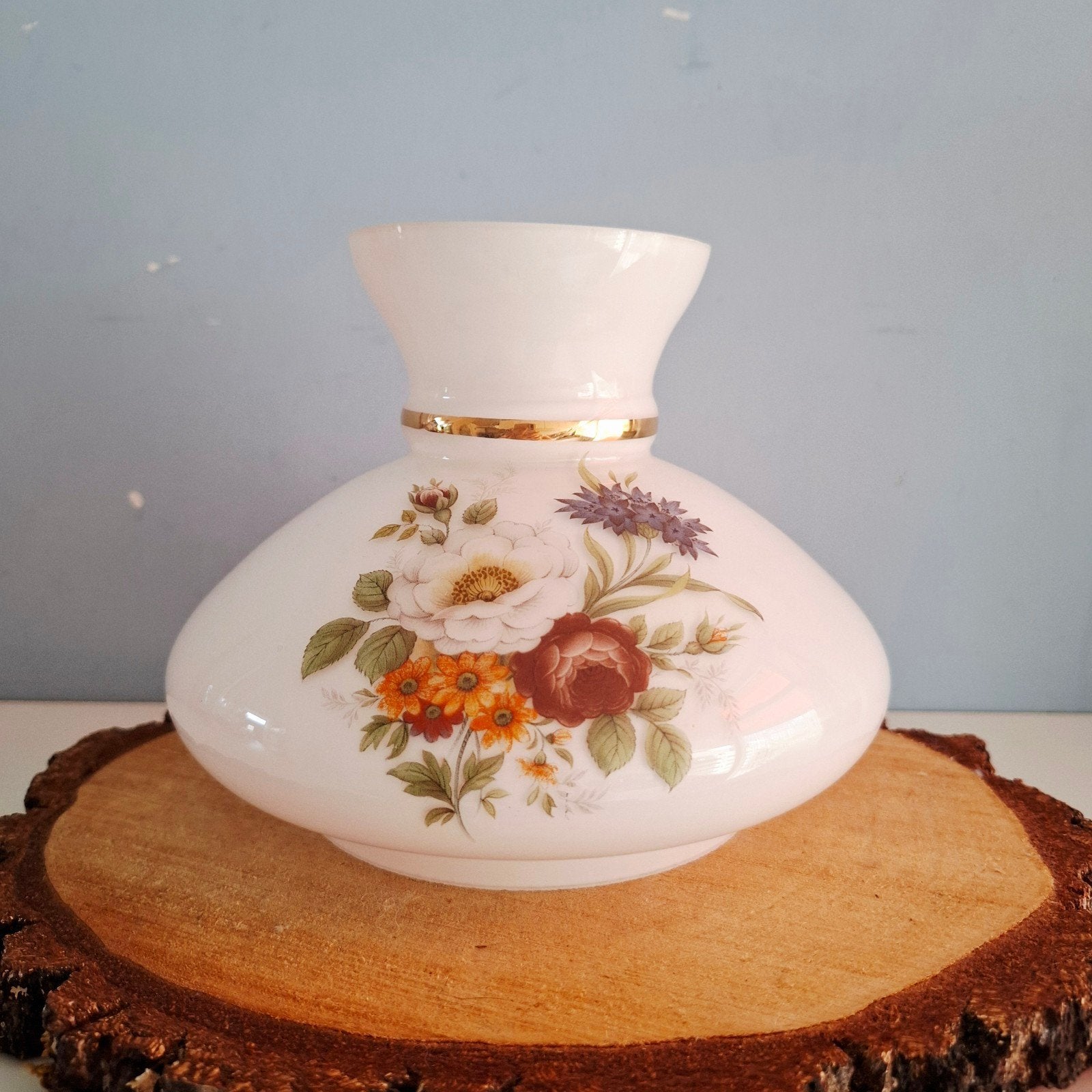 Vintage opaline glazen lampenkap met bloemmotief, Antiek en Kunst, Antiek | Vazen, Ophalen of Verzenden