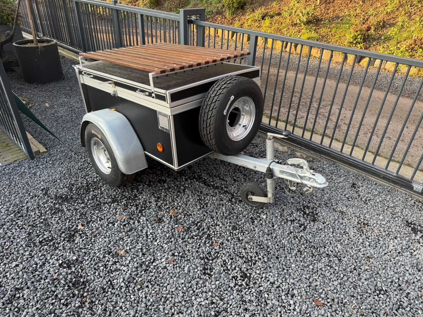 J.S.B. Aanhangwagen/hondenaanhangwagen, Ophalen, Zo goed als nieuw