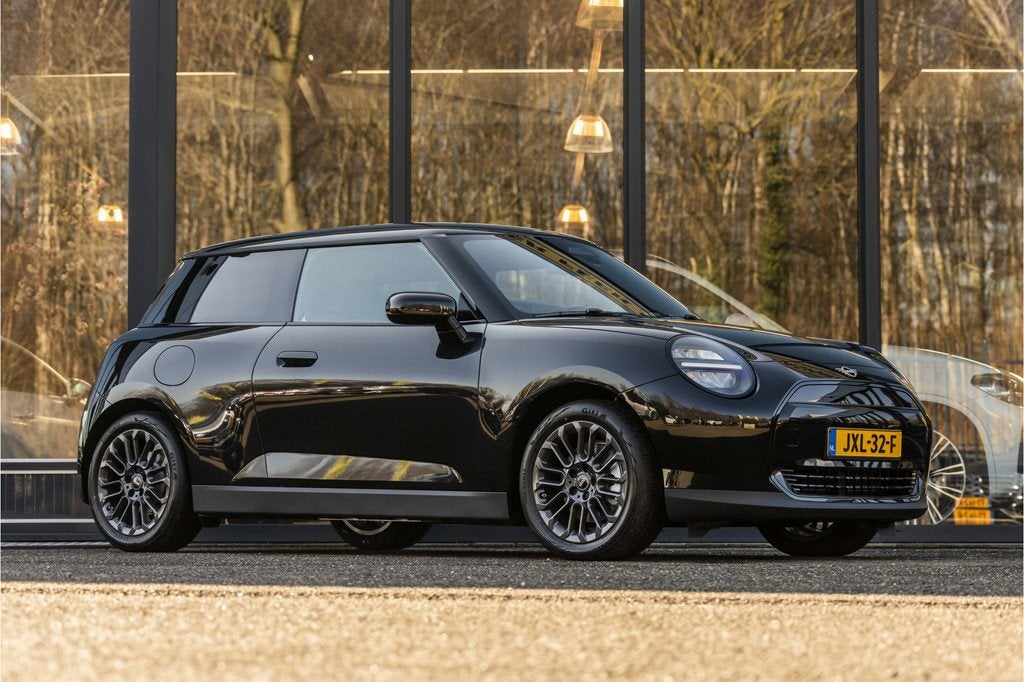 MINI Cooper E Essential XS 40.7 kWh (bj 2026, automaat), Auto's, Mini, Stof, 4 stoelen, Zwart, Origineel Nederlands