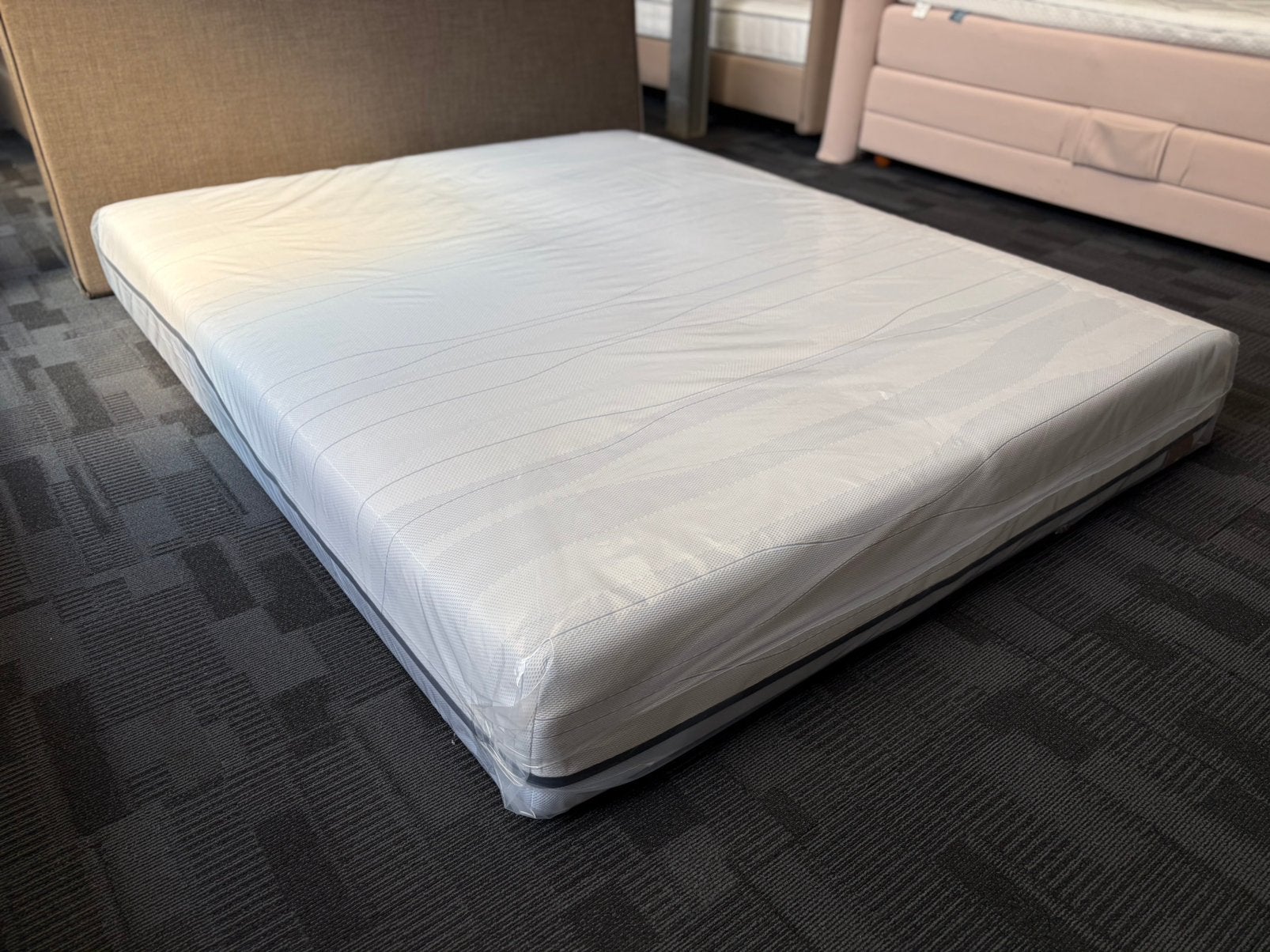 M-Line slowmotion 5 | 160x200 SALE | evt hastens |art.127