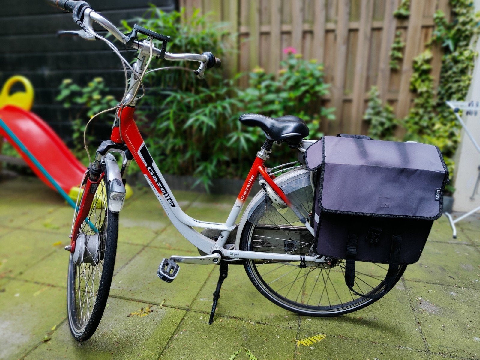 Gazelle fiets met fietstassen, Fietsen en Brommers, Fietsen | Dames | Damesfietsen, 53 tot 56 cm, Velgrem, Versnellingen, Ophalen of Verzenden