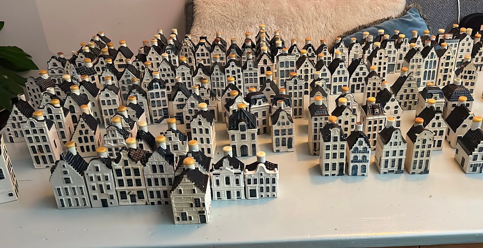 Grote verzameling KLM huisjes, Ophalen, Zo goed als nieuw, 1 t/m 20, Gevuld