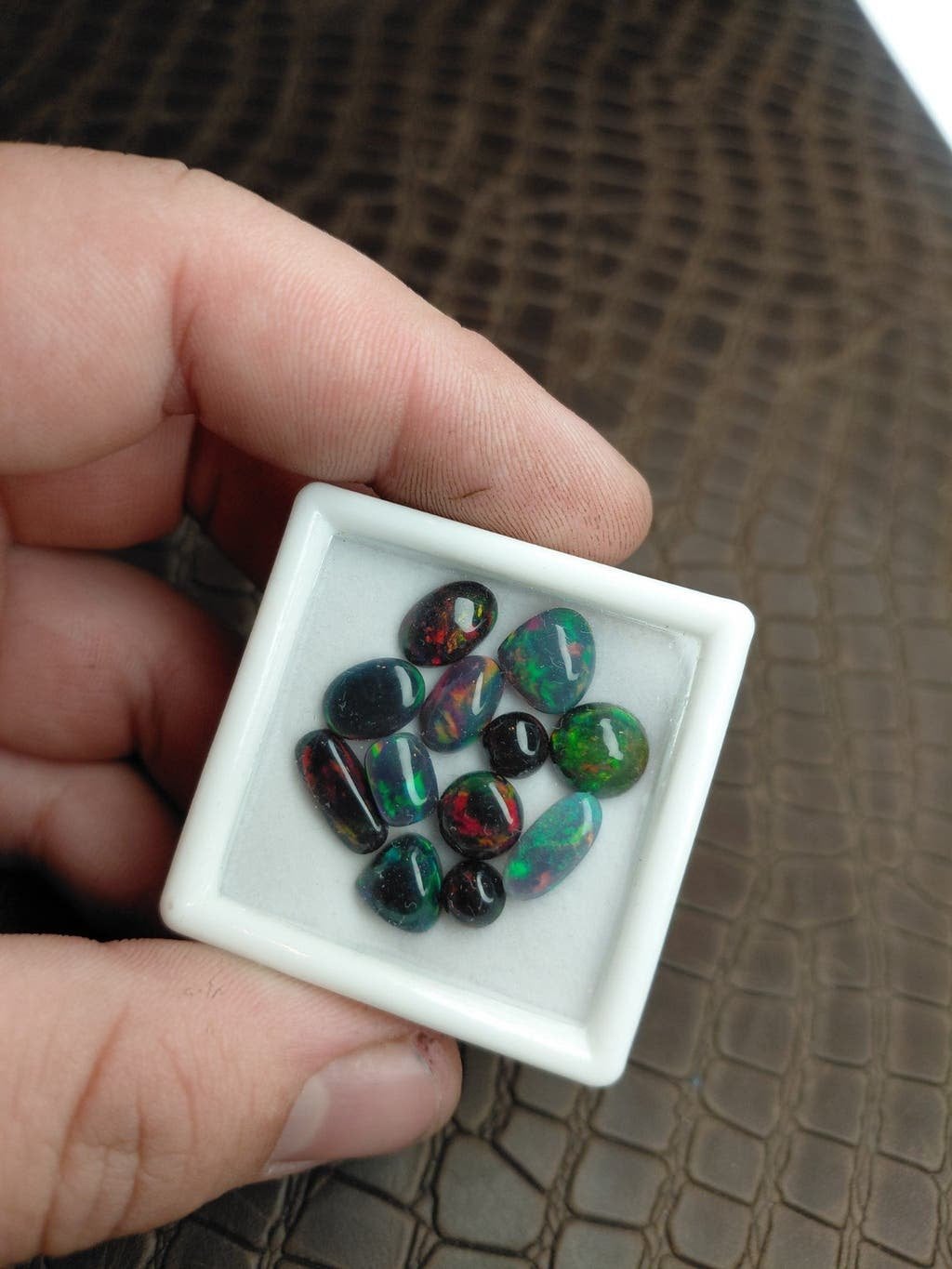Lot met zwarte opaal cabochons, Sieraden, Tassen en Uiterlijk, Broches, Verzenden, Nieuw, Overige kleuren, Overige materialen