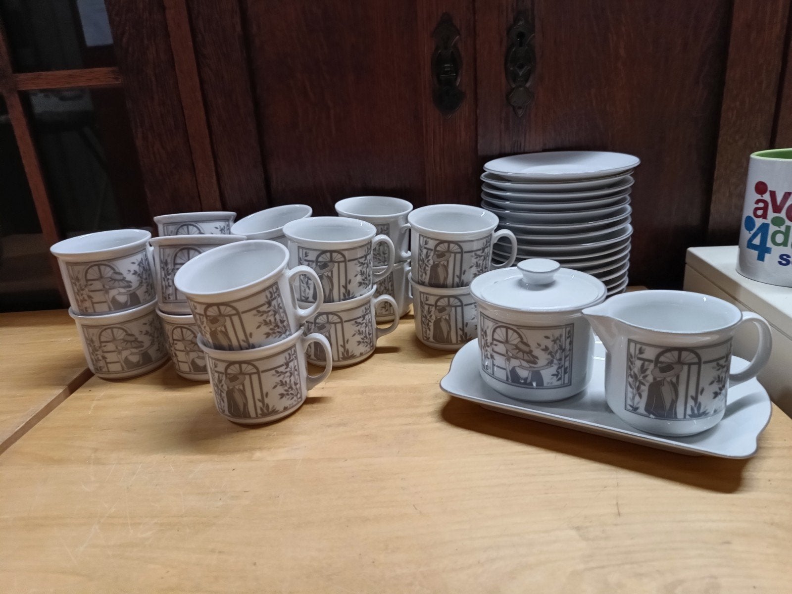 Douwe Egberts 16 kop en schotels Monaco serie, Ophalen of Verzenden, Porselein, Overige stijlen, Kop(pen) en/of Schotel(s)