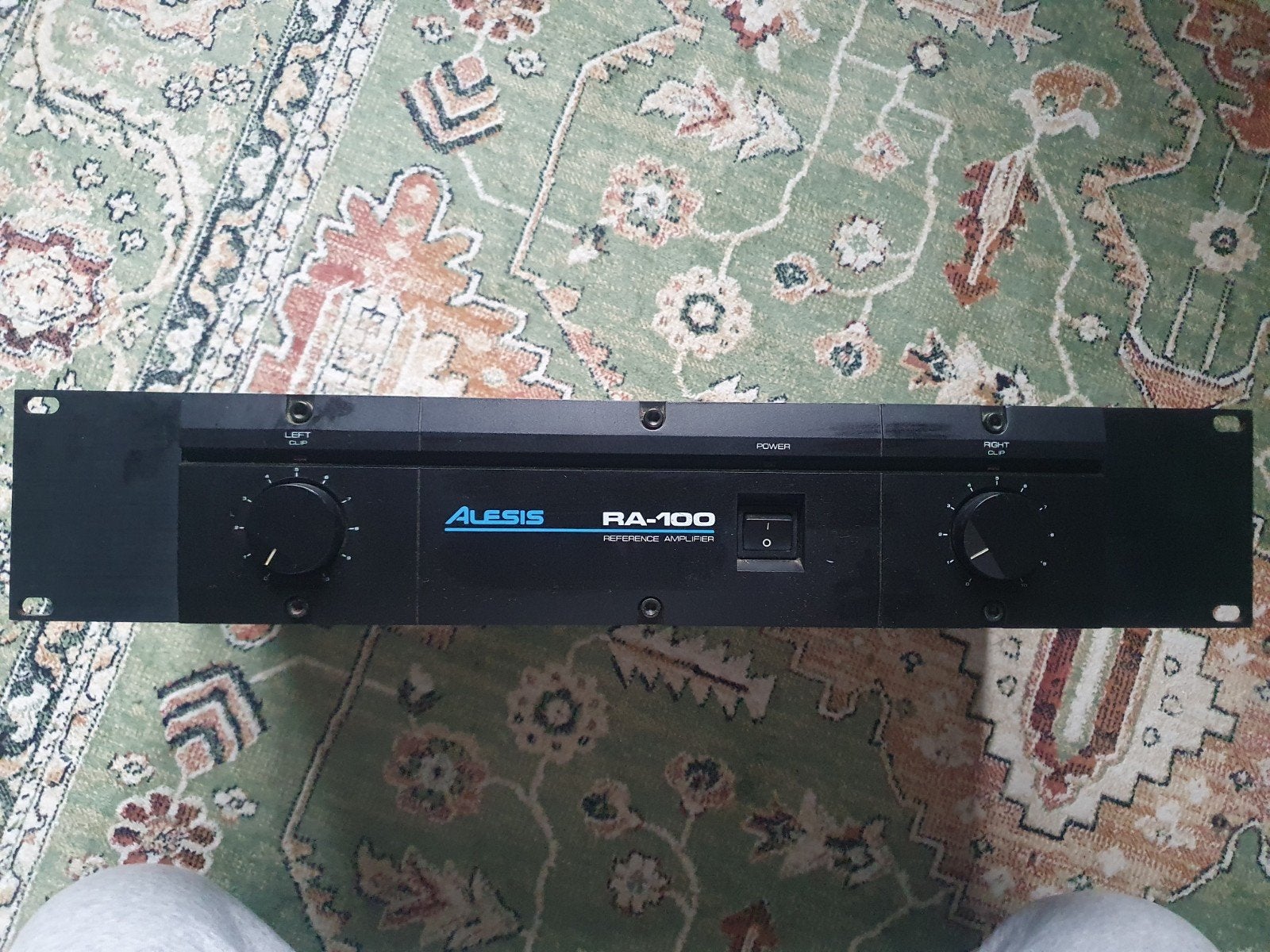 Alesis RA-100 studio versterker, Ophalen, Gebruikt, 500 tot 1000 watt, Overige typen