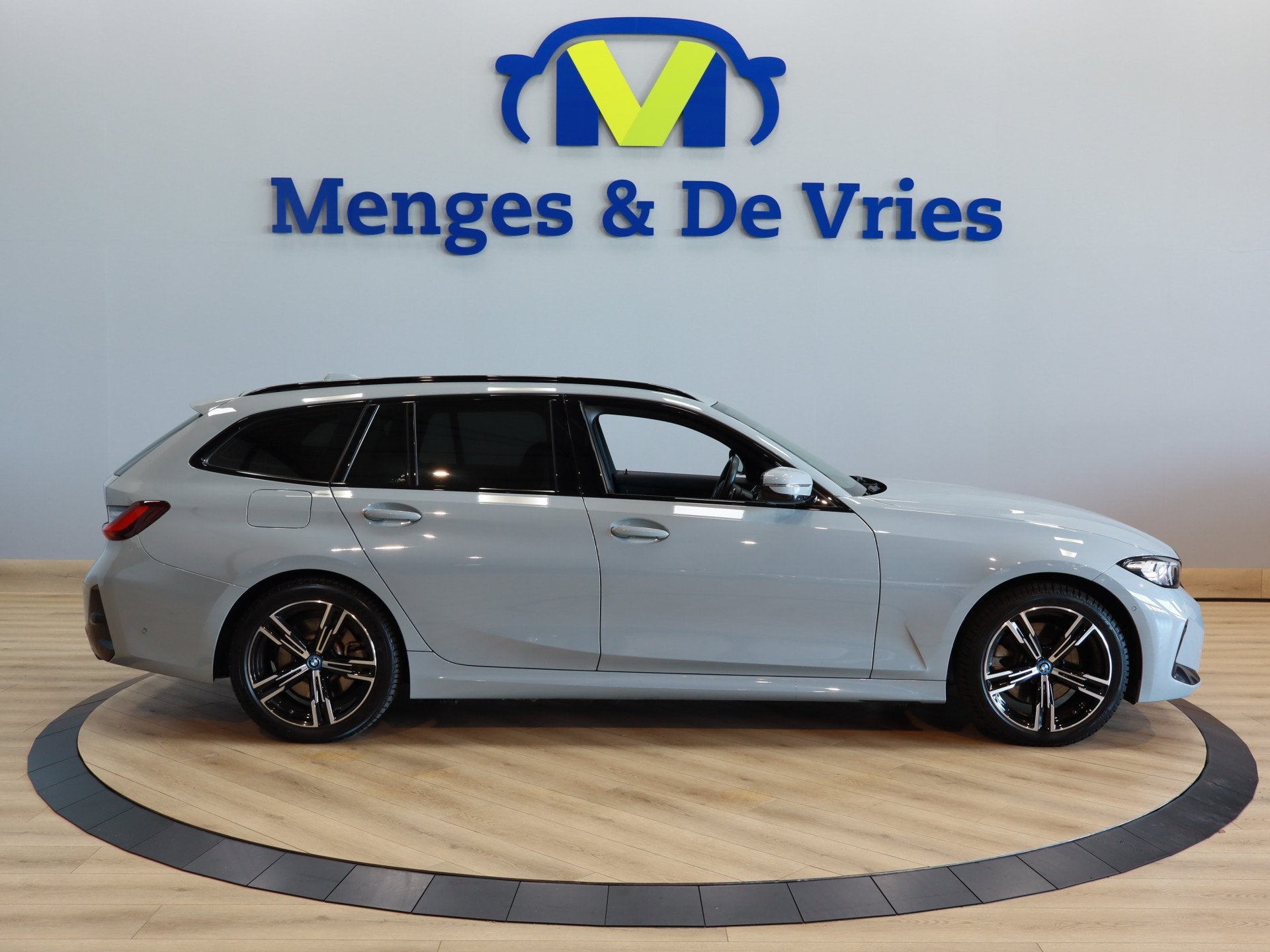 BMW 3 Serie Touring 320e M Sport Airco ECC | Trekhaak | Harm, Auto's, BMW, Gebruikt, 4 cilinders, Origineel Nederlands, Automatische klimaatregeling