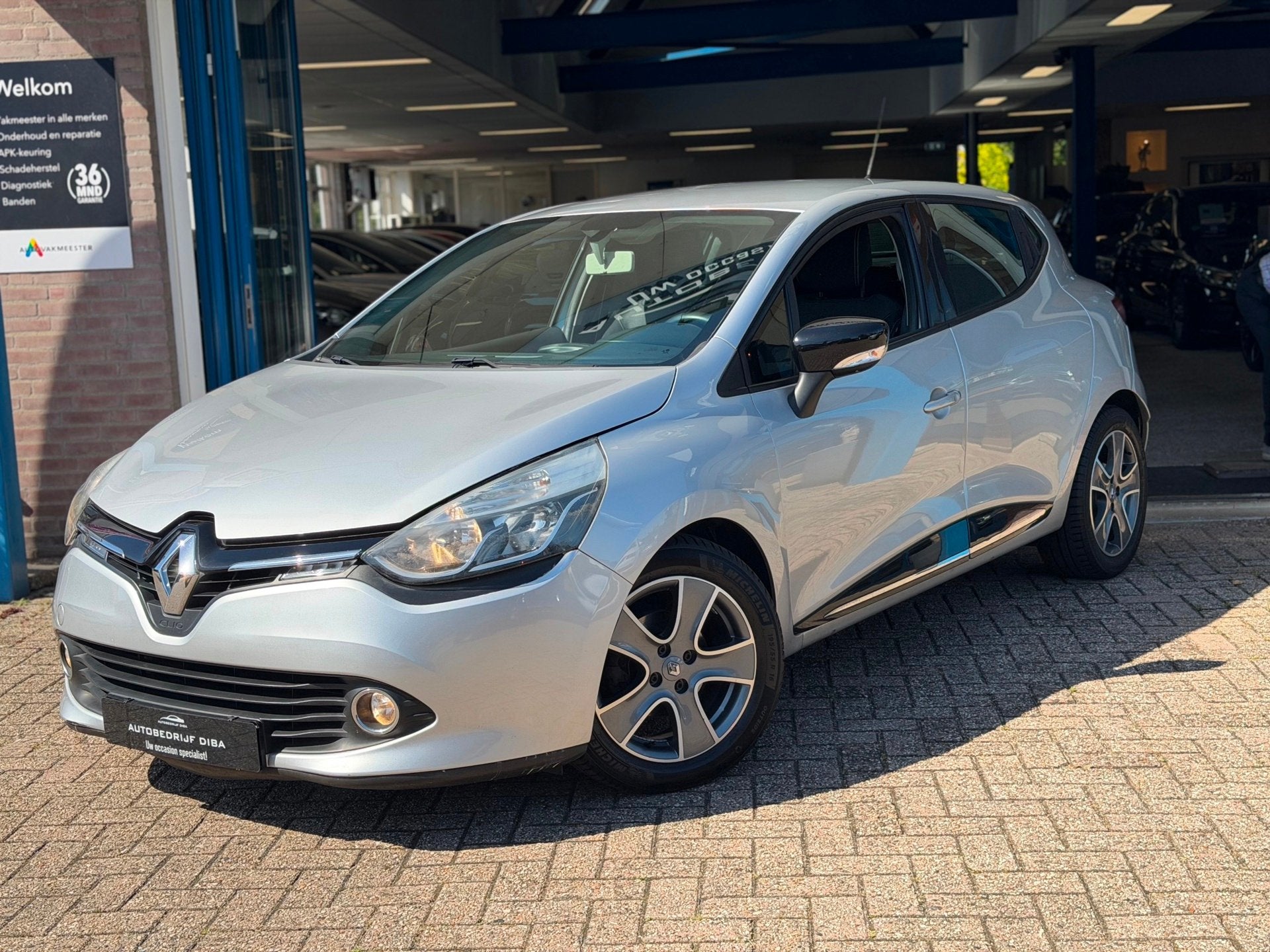 Renault Clio 0.9 TCe Expression 2014 NAVI CLIMA LM NAP!, Auto's, Voorwielaandrijving, Stof, Zwart, 540 kg