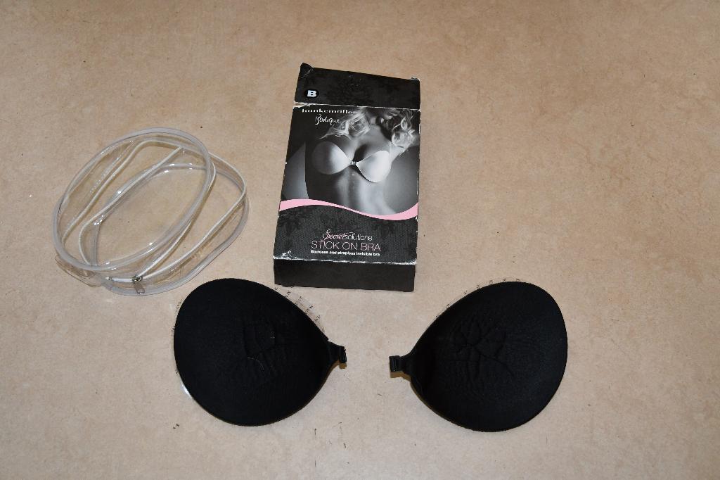 Zwarte stick on bra - cups B - Hunkemüller, Hunkemüller, Ophalen of Verzenden, Zwart, BH