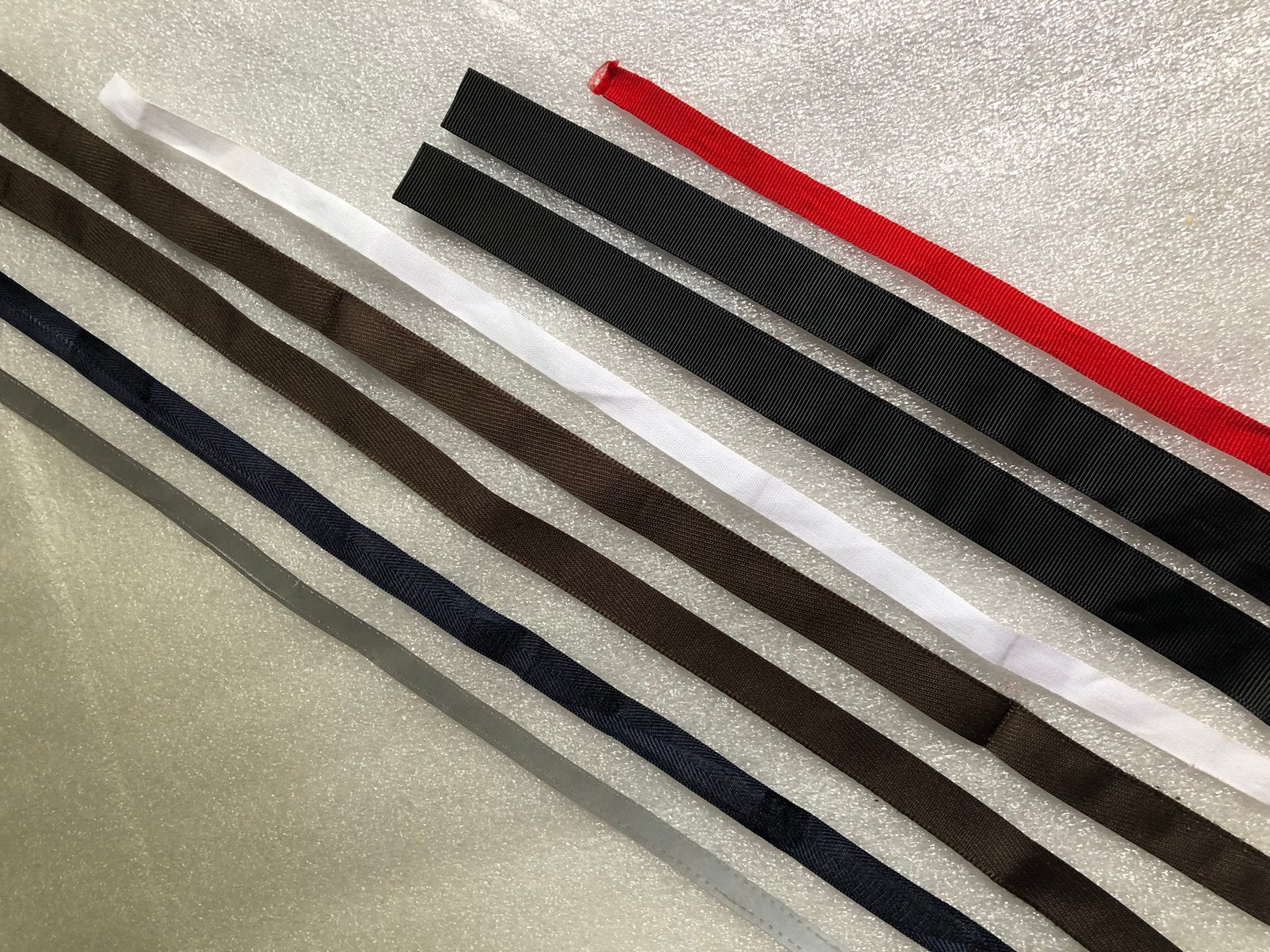 Banden x 8 stuks - DIVERSE LENGTE / KLEUREN -, Ophalen of Verzenden, Zo goed als nieuw, Lint, Band of Elastiek