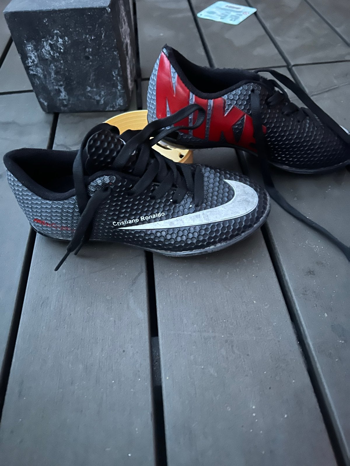 Gratis Nike Cristiano Ronaldo Nike CR7 kunstgras  maat 29, Ophalen of Verzenden, Gebruikt, Jongen