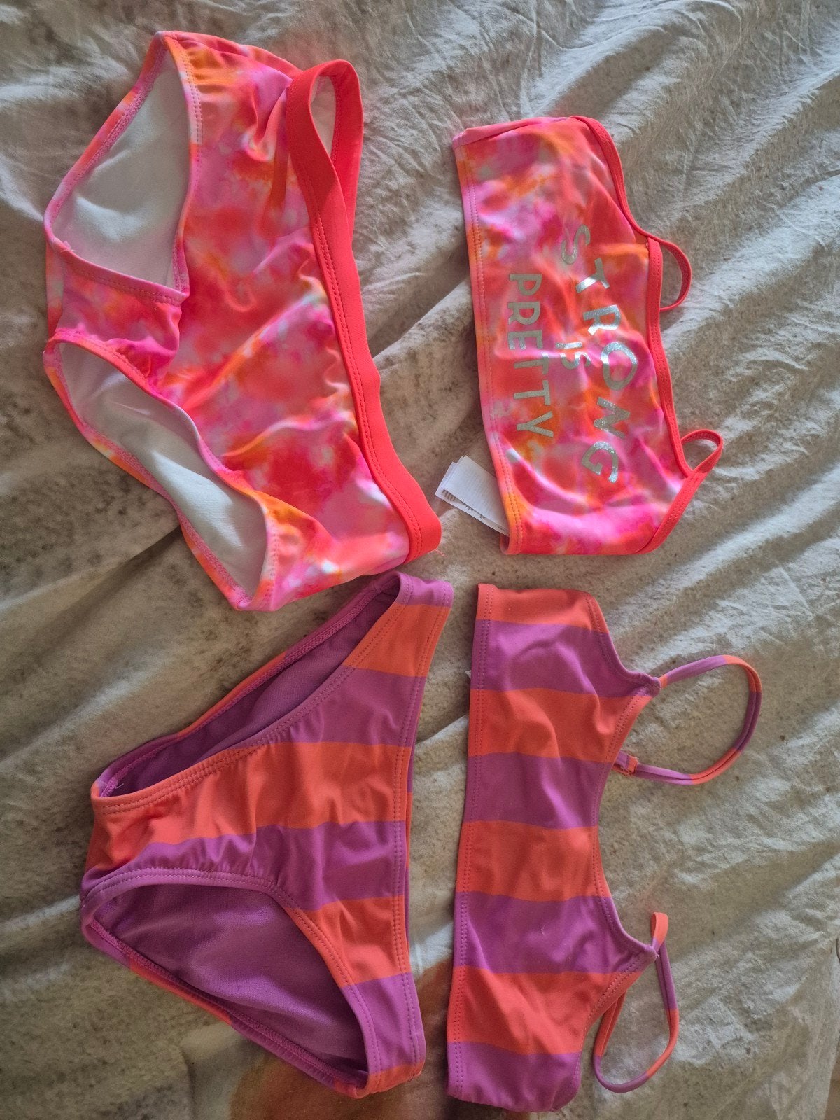 Twee bikini's meisje 134/140 nieuw gratis (alleen verzenden), Kinderen en Baby's, Kinderkleding | Kinder-zwemkleding, Bikiniset