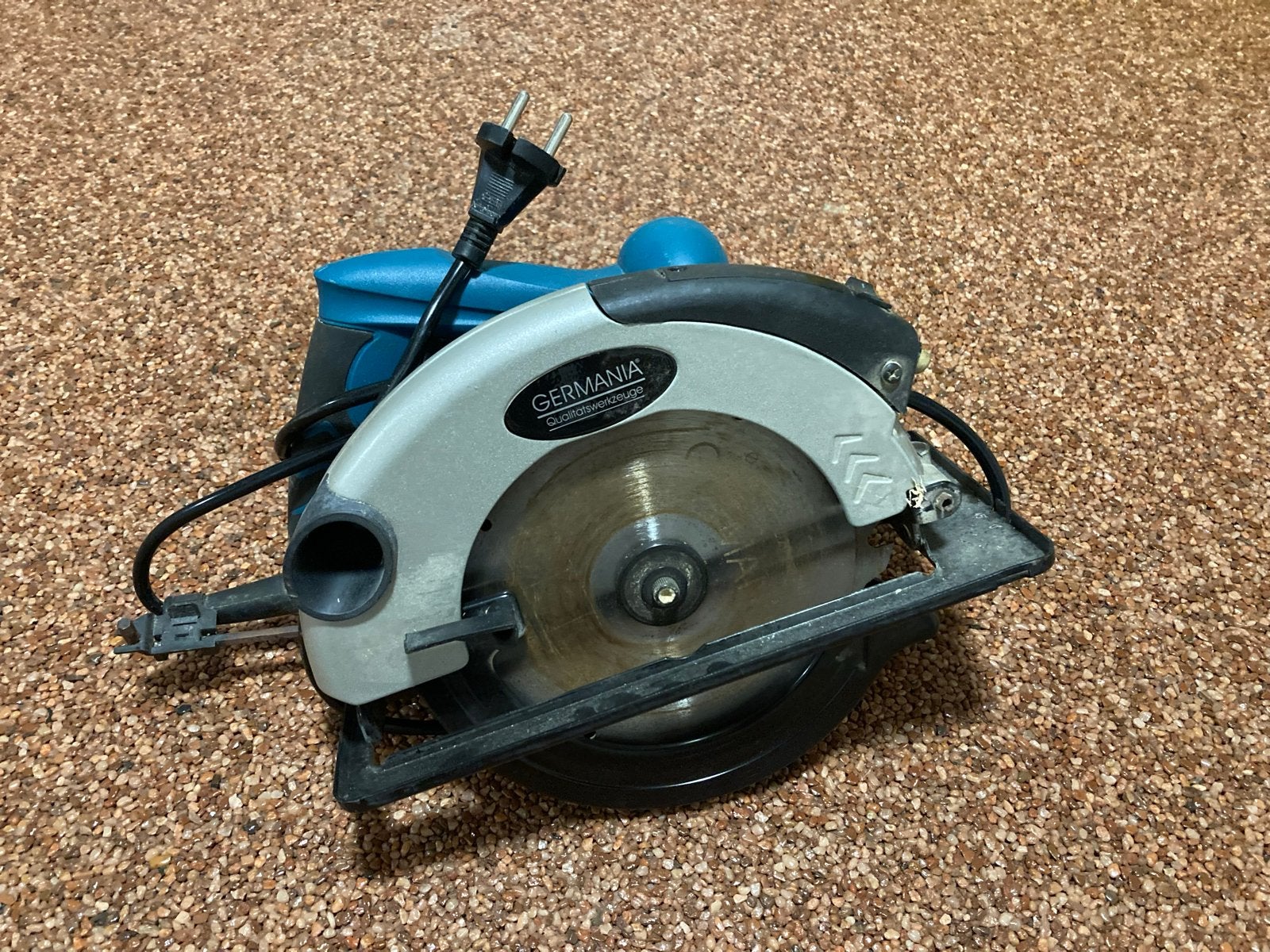 Germania Handcirkelzaag 1200W - Krachtig en Betrouwbaar, Ophalen, Gebruikt, Cirkelzaag, 70 mm of meer