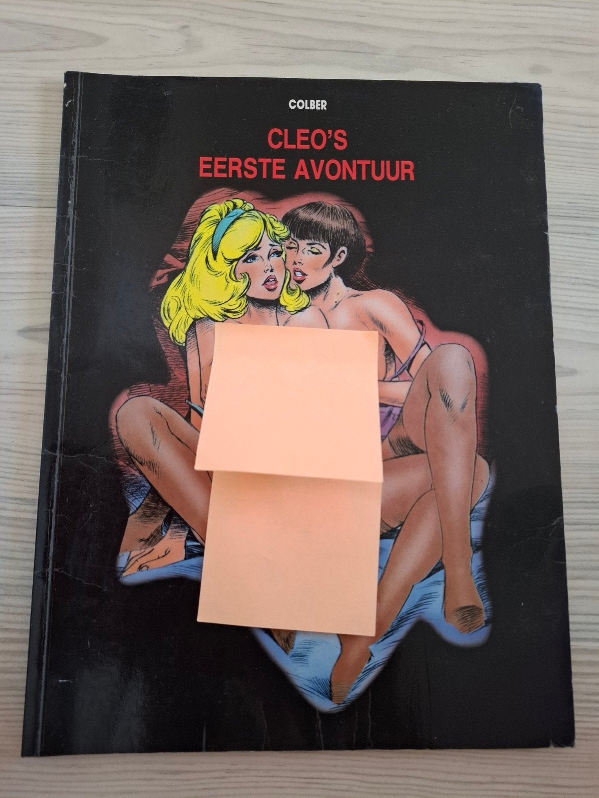 Colber - Cleo's Eerste Avontuur - 3rotisch Stripboek, Boeken, Stripboeken, Eén stripboek, Ophalen of Verzenden, Gelezen, Colber