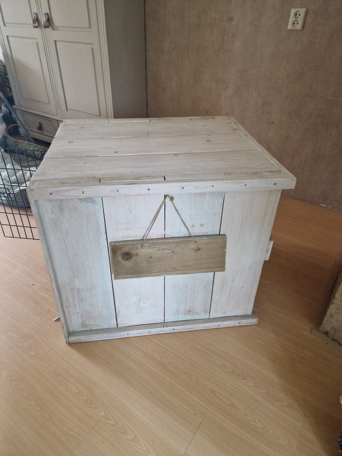 Bench met ombouw van steigerhout, Ophalen, Gebruikt