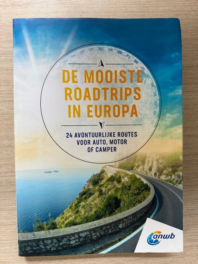 ANWB - De mooiste roadtrips in Europa, Fiets- of Wandelgids, Europa, Ophalen of Verzenden, Zo goed als nieuw