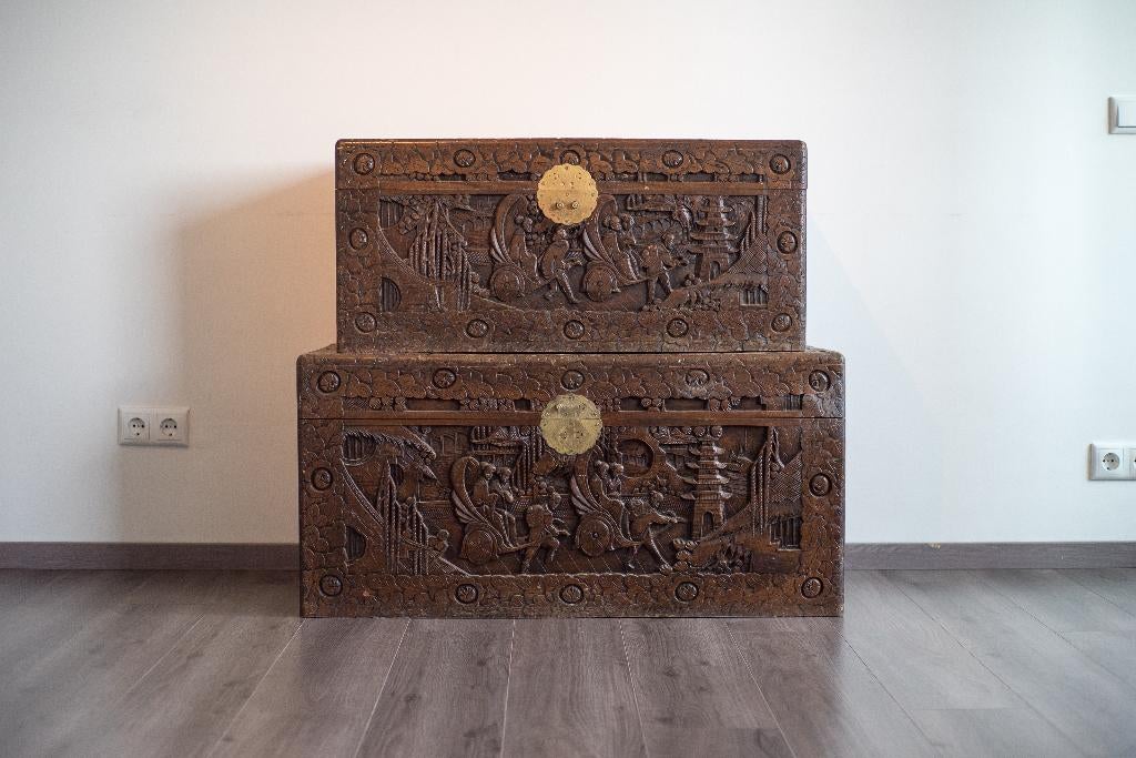 Kamferkisten set – traditioneel handgesneden kamferhout, Antiek en Kunst, Antiek | Meubels | Kasten, Ophalen