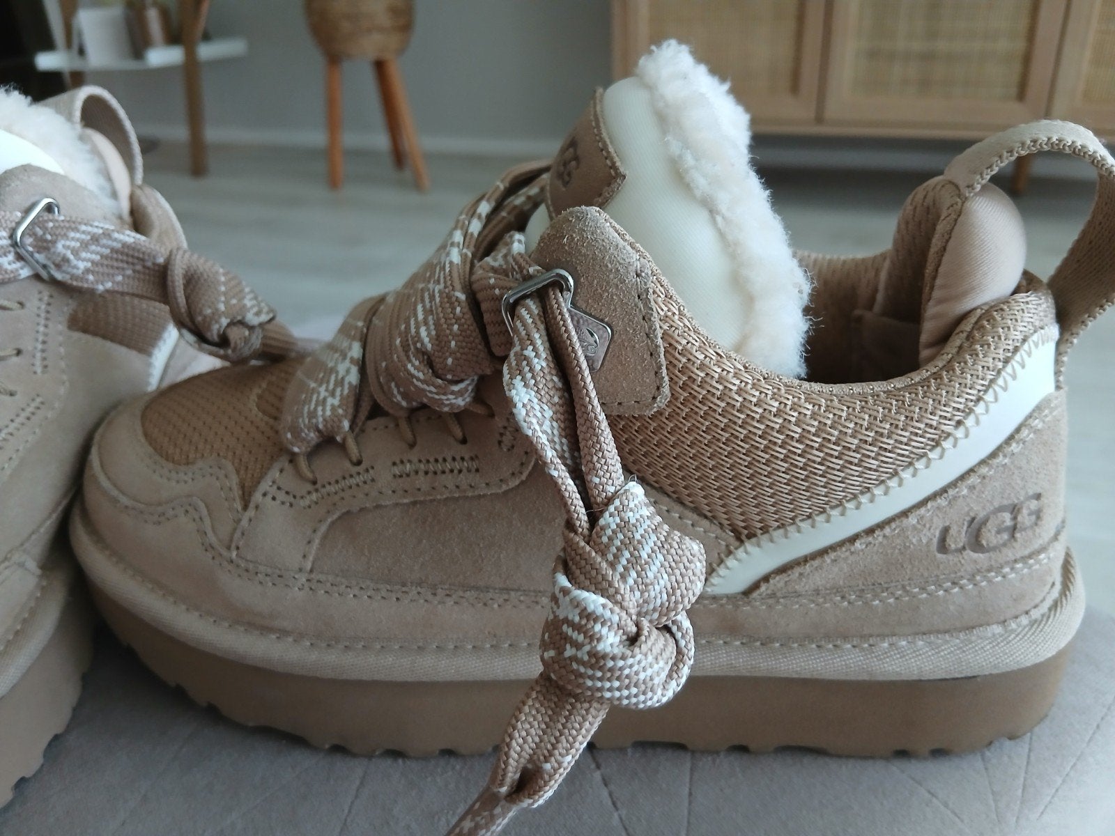 Ugg Lowmel sneaker 36 "origineel" Zand, Ophalen, Zo goed als nieuw, Beige, Sneakers of Gympen