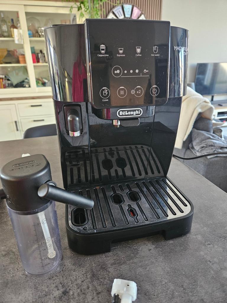 DeLonghi Magnifica Start Cappuccino Koffiemachine, Gebruikt, 10 kopjes of meer, Koffiemachine, Ophalen of Verzenden