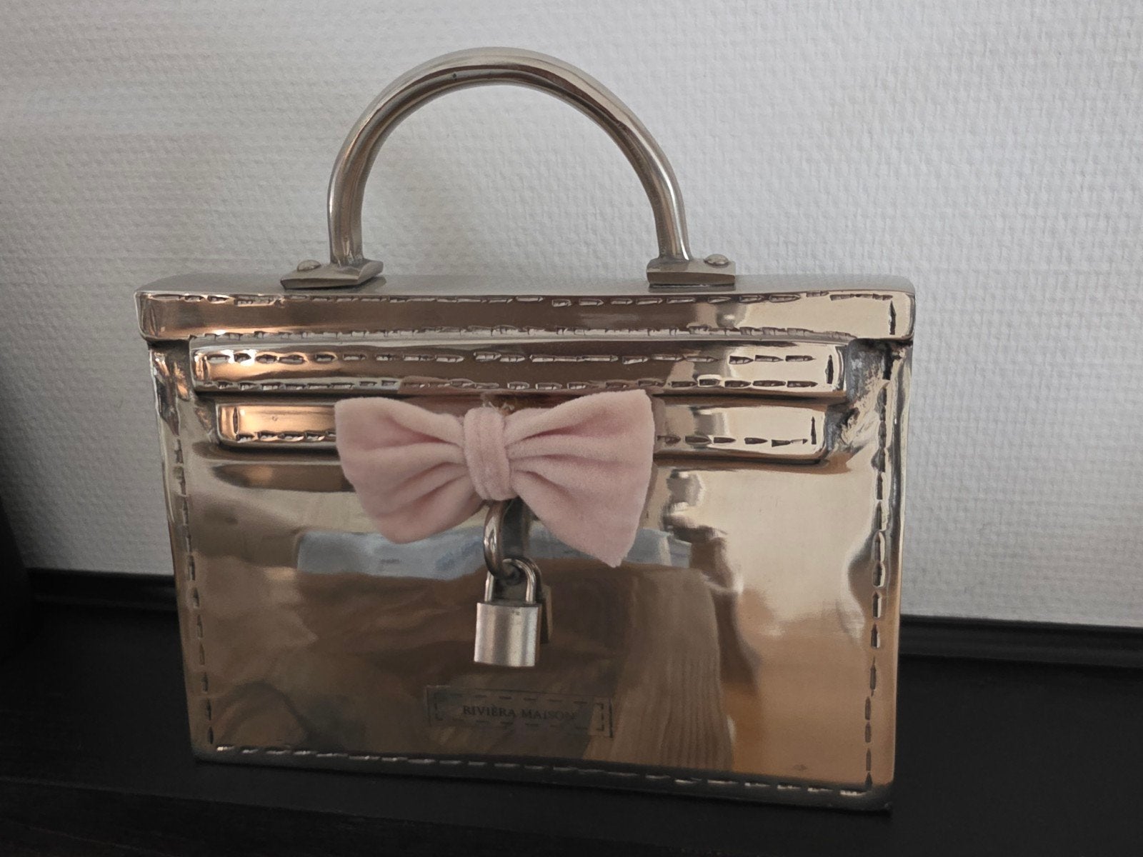 Riviera Maison tasje zilverkleurig met roze strik, Huis en Inrichting, Nieuw, Ophalen of Verzenden, Zilver, Metaal