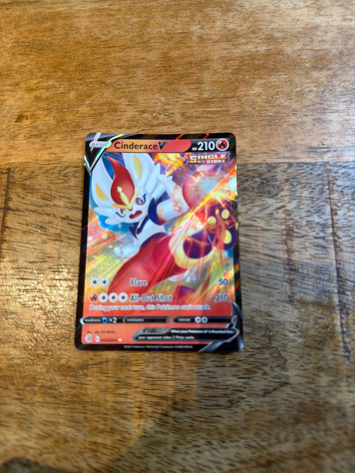 Pokémon Cinderace V kaart (Single Strike), Ophalen of Verzenden, Zo goed als nieuw, Losse kaart, Foil