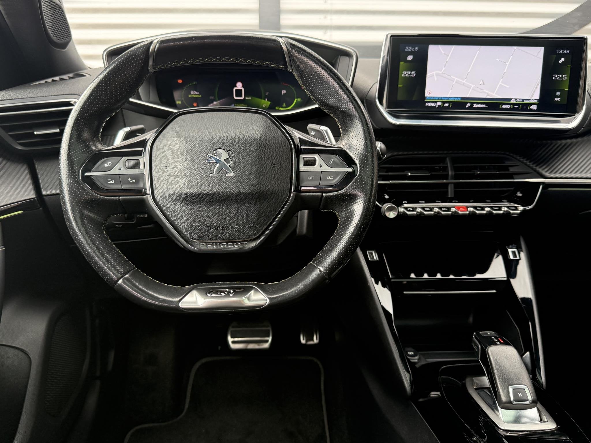 Foto 2 van Peugeot 2008 1.2 PureTech GT 1e Eigenaar|Pano|Carplay|i-Cock