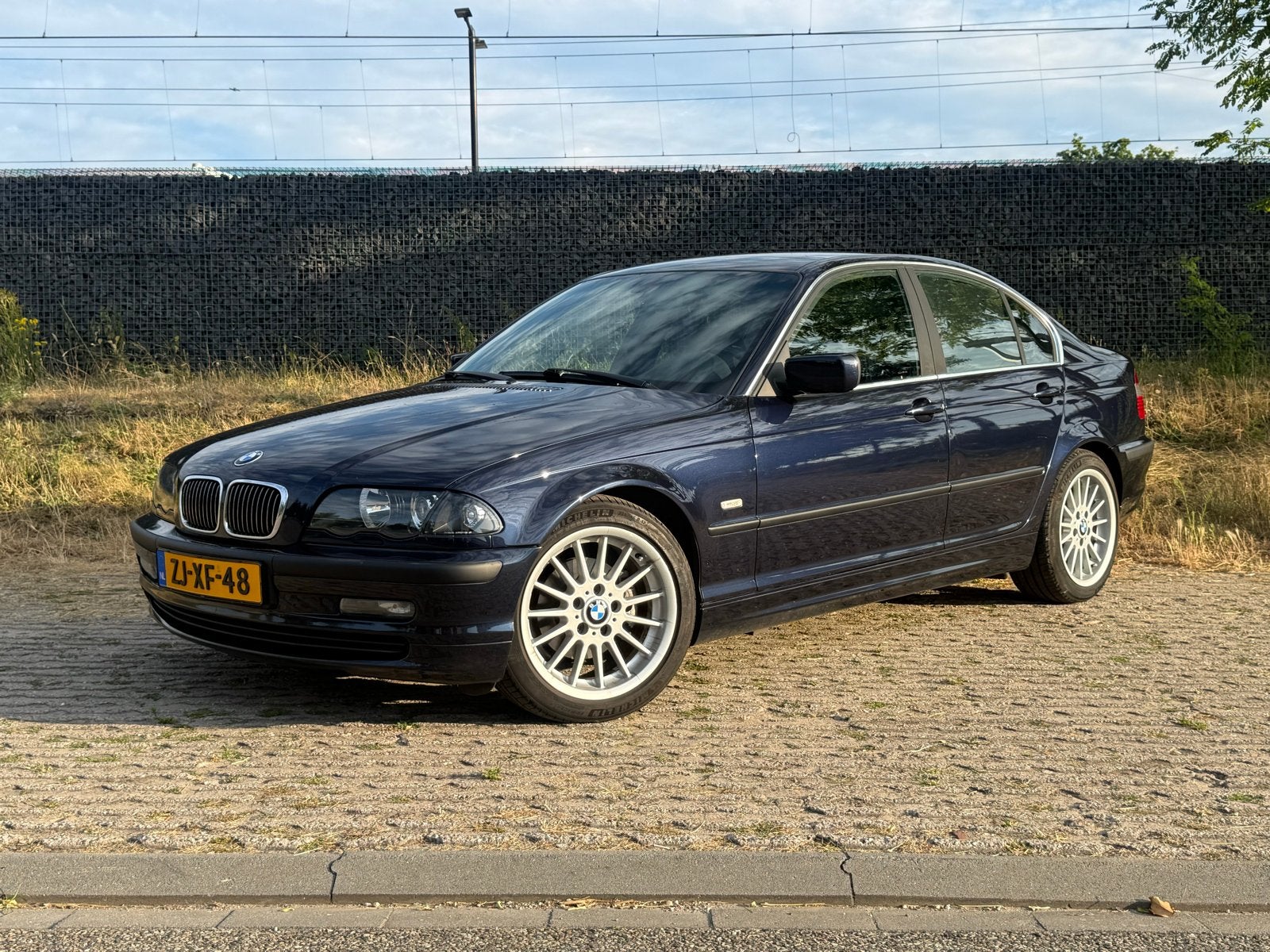 BMW 3-Serie 323I / E46 / volledig onderhouden / nette staat, Auto's, BMW, Achterwielaandrijving, Zwart, 2494 cc, Blauw