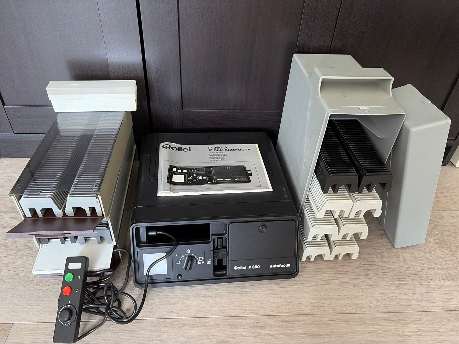 Rollei P360 Autofocus Diaprojector met Afstandsbediening, Ophalen of Verzenden, Gebruikt, Met scherm