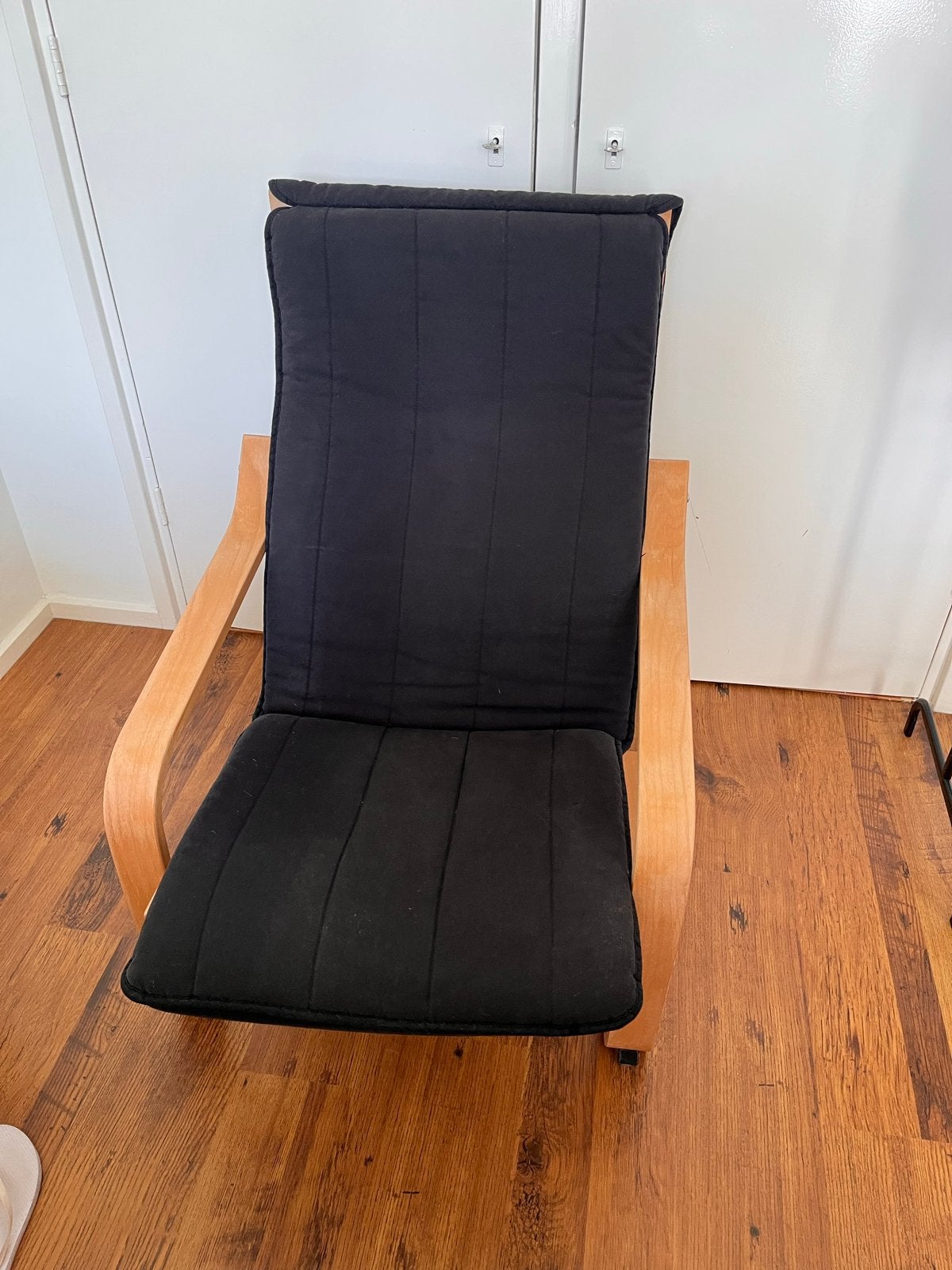 Twee IKEA Poäng stoelen - Gebruikt maar in prima staat, Ophalen, Gebruikt, Twee, Zwart