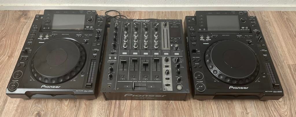 Aangeboden : Mooie set Pioneer djm-700 en 2 x cdj-2000, Muziek en Instrumenten, Dj-sets en Draaitafels, Ophalen, Zo goed als nieuw