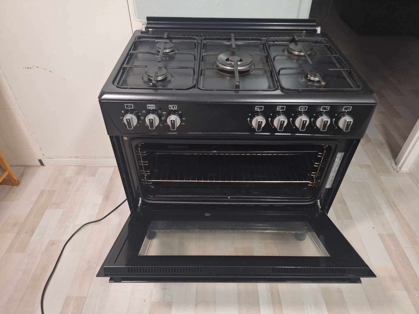 Wiggo WO-E905R(BB) gasfornuis met 5 kookzones, Witgoed en Apparatuur, Fornuizen, 60 cm of meer, Ophalen of Verzenden, Gas, Vrijstaand