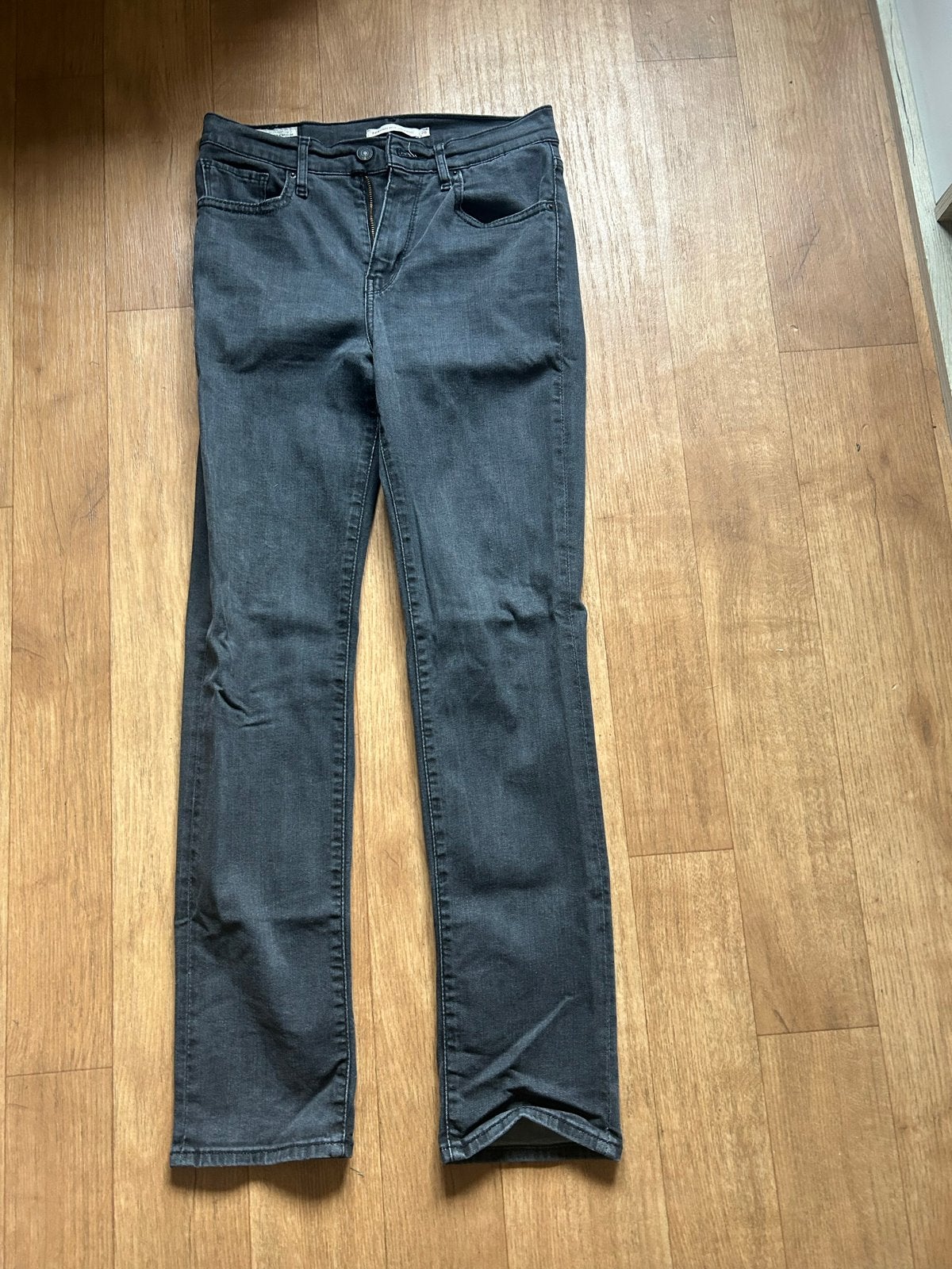 Zwarte Levi's spijkerbroek - Maat 28, Ophalen of Verzenden, Nieuw, Zwart, W28 - W29 (confectie 36)
