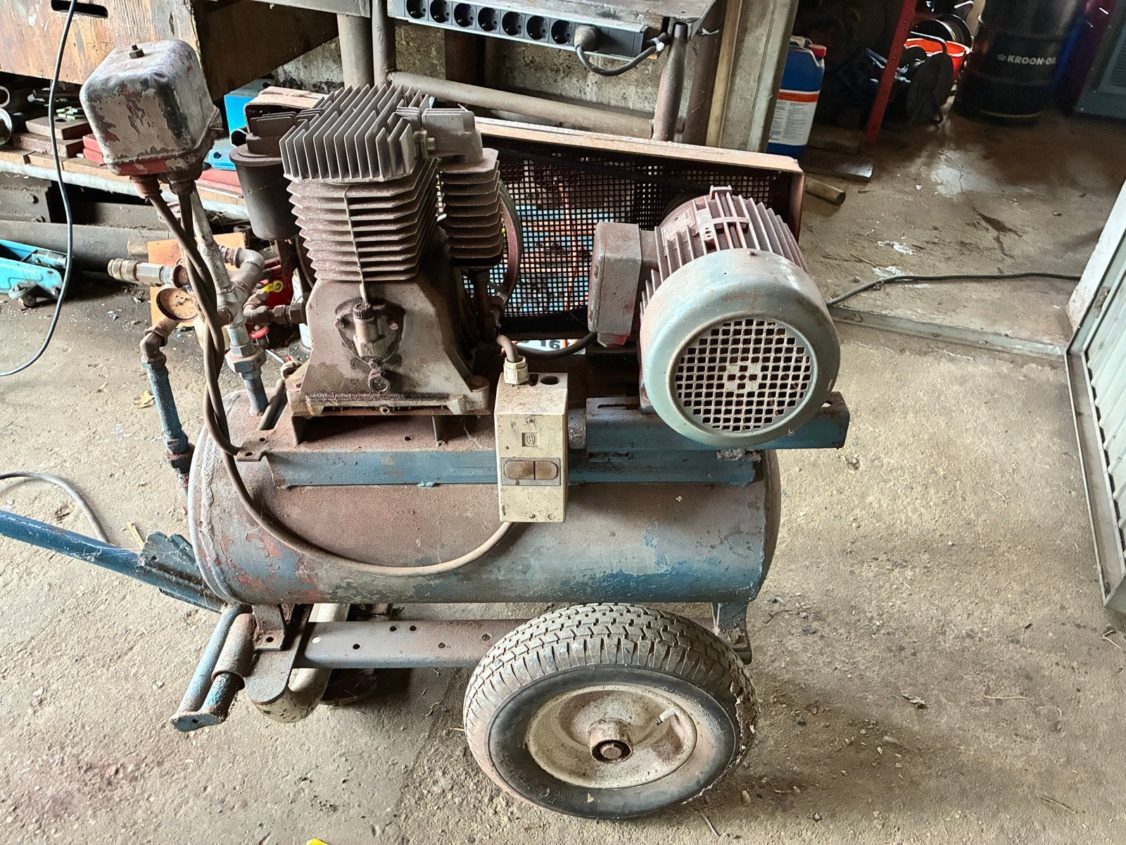 380 volt compressor, Gebruikt, Mobiel, 10 bar of meer, 100 liter of meer