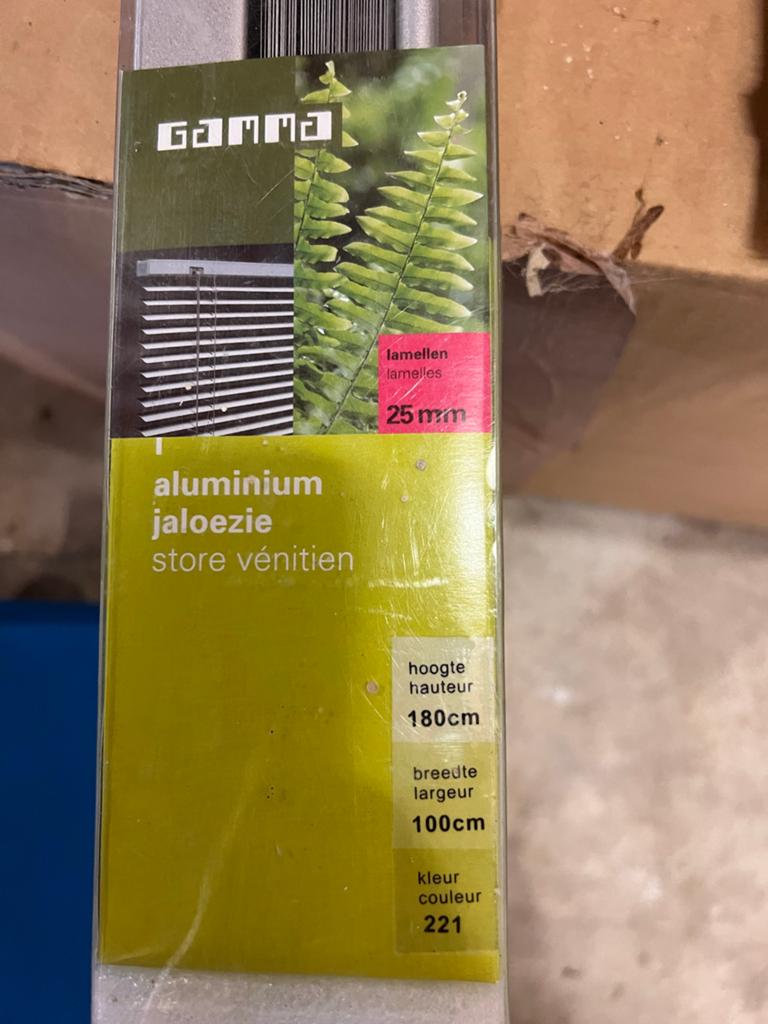 Nieuwe Gamma aluminium jaloezie 100x180cm, kleur 221, Huis en Inrichting, Stoffering | Gordijnen en Lamellen, Ophalen, Nieuw, 50 tot 100 cm