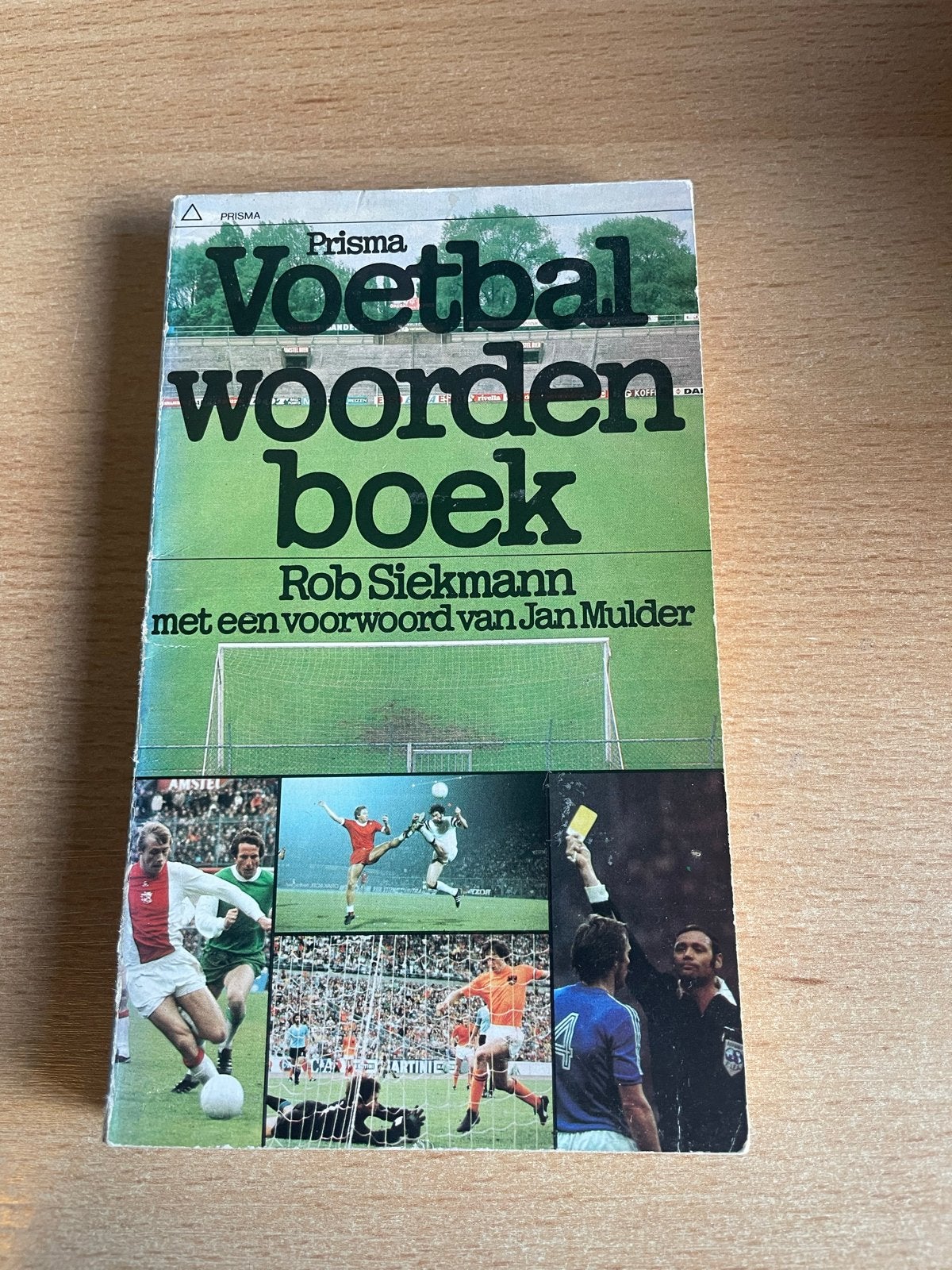 Prisma Voetbal Woordenboek - Rob Siekmann, Boeken, Ophalen of Verzenden, Gelezen, Balsport