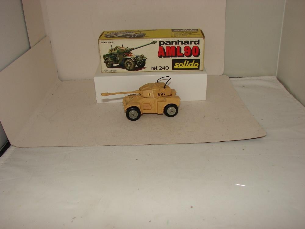 Solido 240 Panhard aml 90 nieuw in doos, Ophalen of Verzenden, Nieuw, Auto, Solido