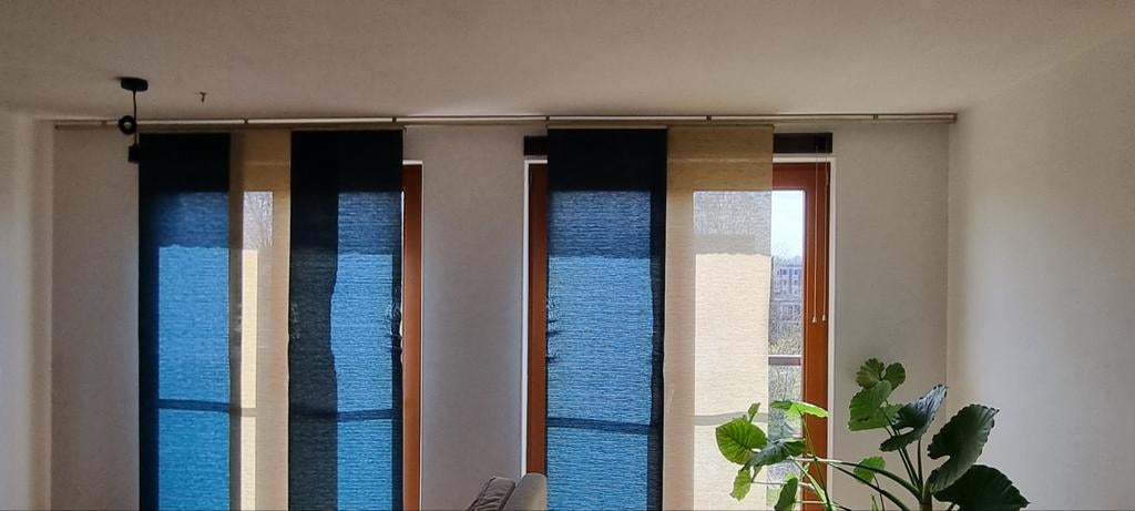 IKEA Kvartal driedubbele gordijnrails met paneelgordijnen, Huis en Inrichting, Ophalen, 200 cm of meer, 200 cm of meer, Modern