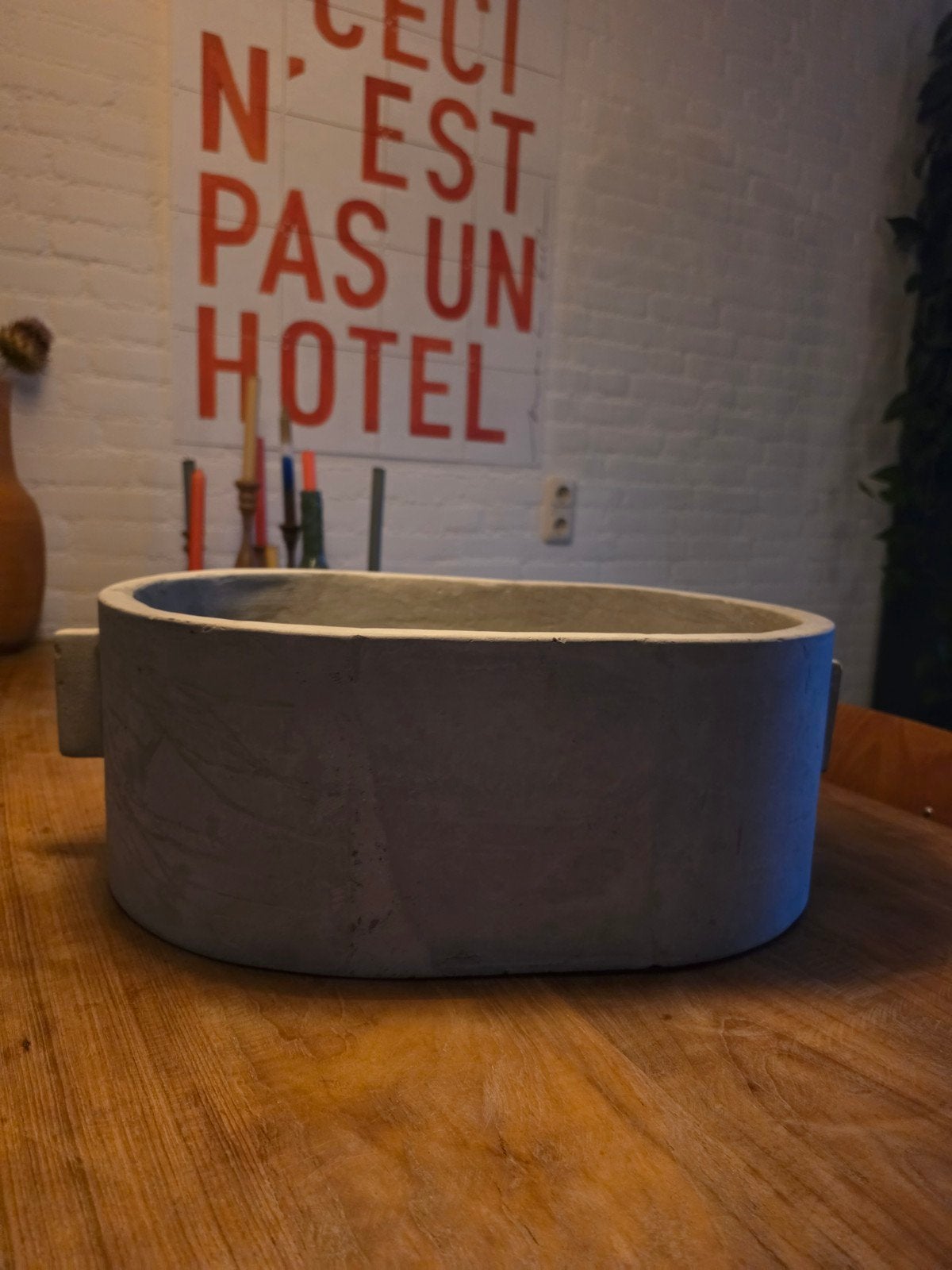 Serax Urban Jungle Ovale Bloempot Beton (L), Ophalen, Zo goed als nieuw