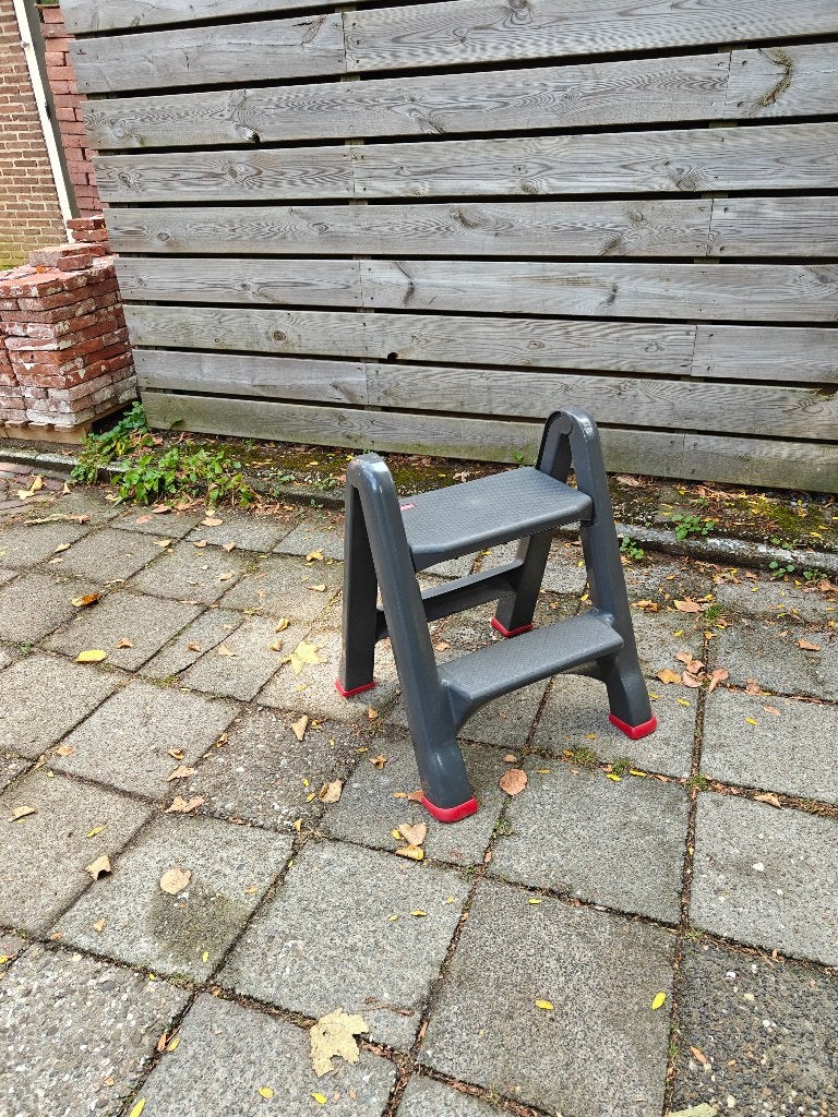 Curver trapje, 2 treden, Doe-het-zelf en Verbouw, Ladders en Trappen, Ophalen, Gebruikt, Curver, Trap