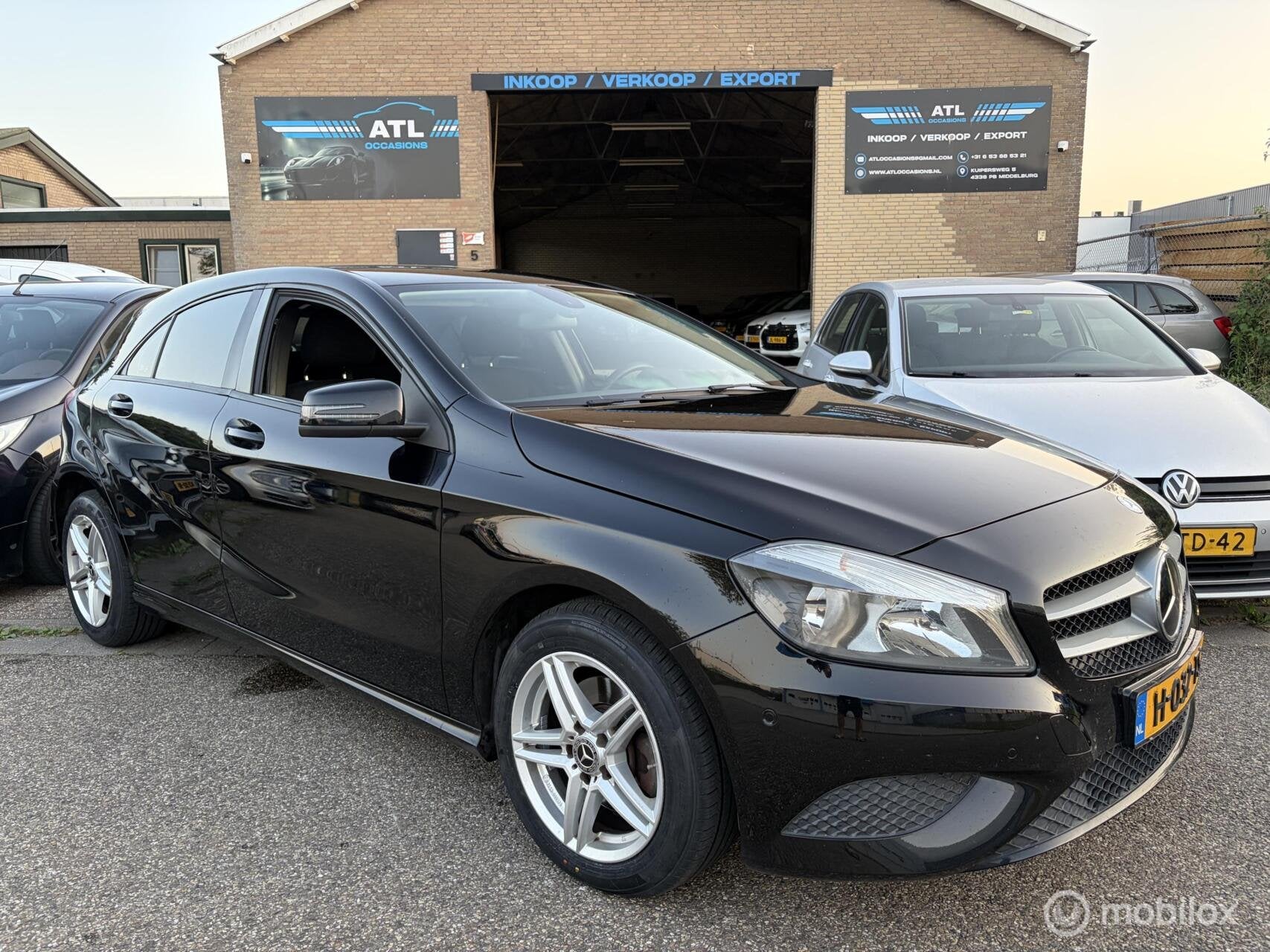 Zeer nette Mercedes A180 Benzine, Volledig Dealer ondr., Voorwielaandrijving, Gebruikt, Euro 6, 4 cilinders
