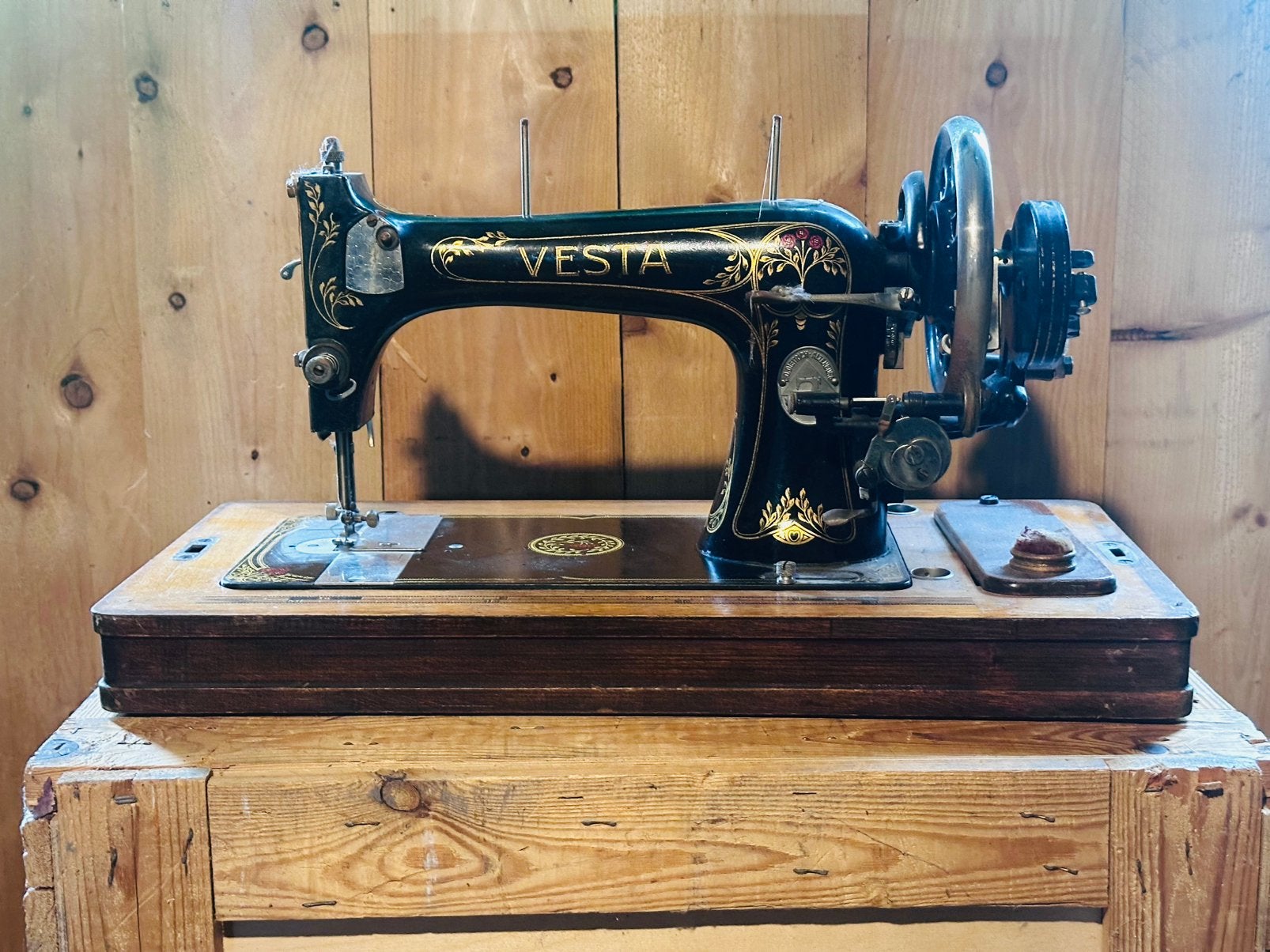 Antieke Vesta VS naaimachine  L.O. Dietrich(1920–1923)  +kap, Ophalen