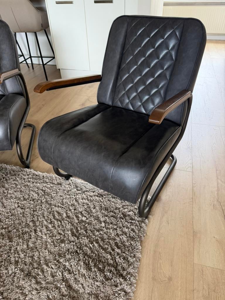 Twee industriële antractiet imitatieleren fautuil te koop, Ophalen, Zo goed als nieuw, 50 tot 75 cm, Leer