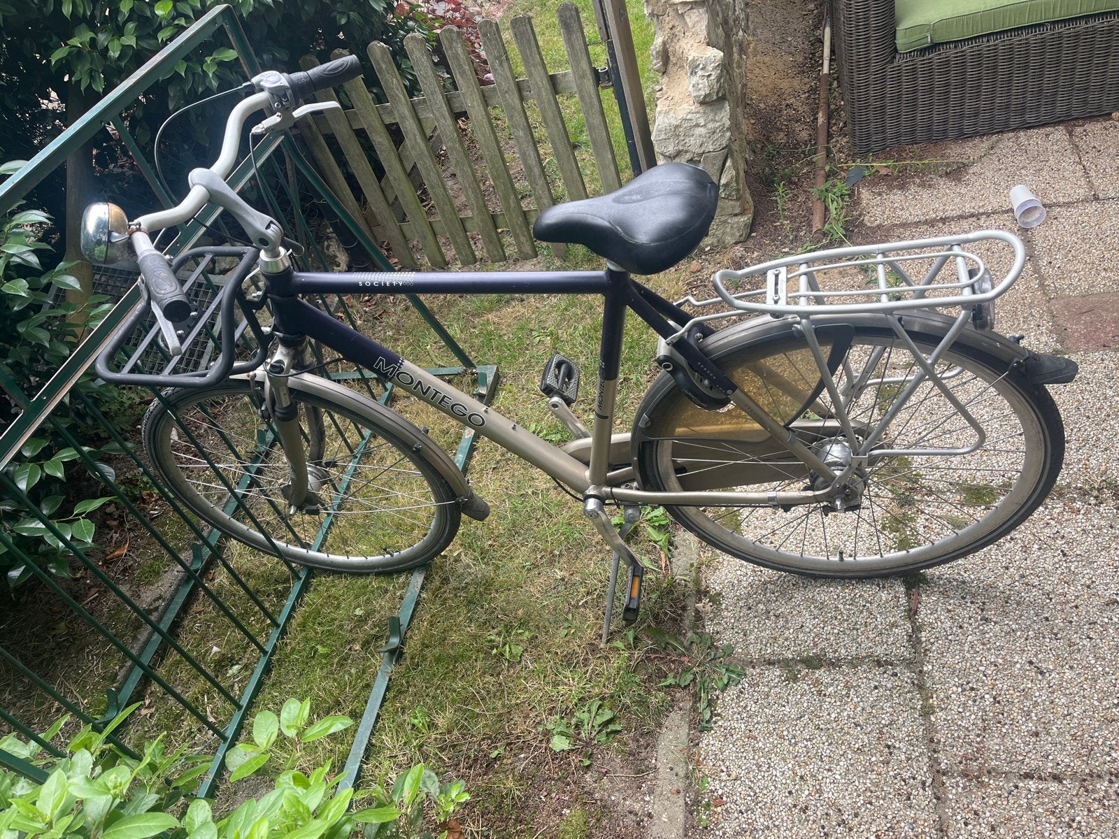 Montego herenfiets met voordrager en bagagedrager, Fietsen en Brommers, Fietsen | Heren | Herenfietsen, Ophalen, Gebruikt, Overige merken