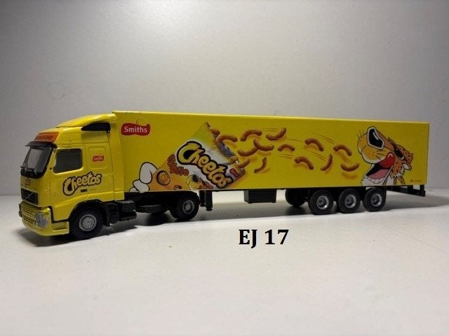 lion volvo fh cheetos, Ophalen of Verzenden, Zo goed als nieuw, Bus of Vrachtwagen, Lion Toys