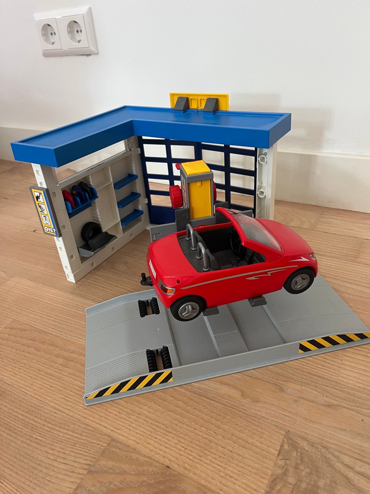 Playmobil Garage met gereedschap, monteur en auto, Gebruikt, Gebouw, Complete set, Ophalen of Verzenden